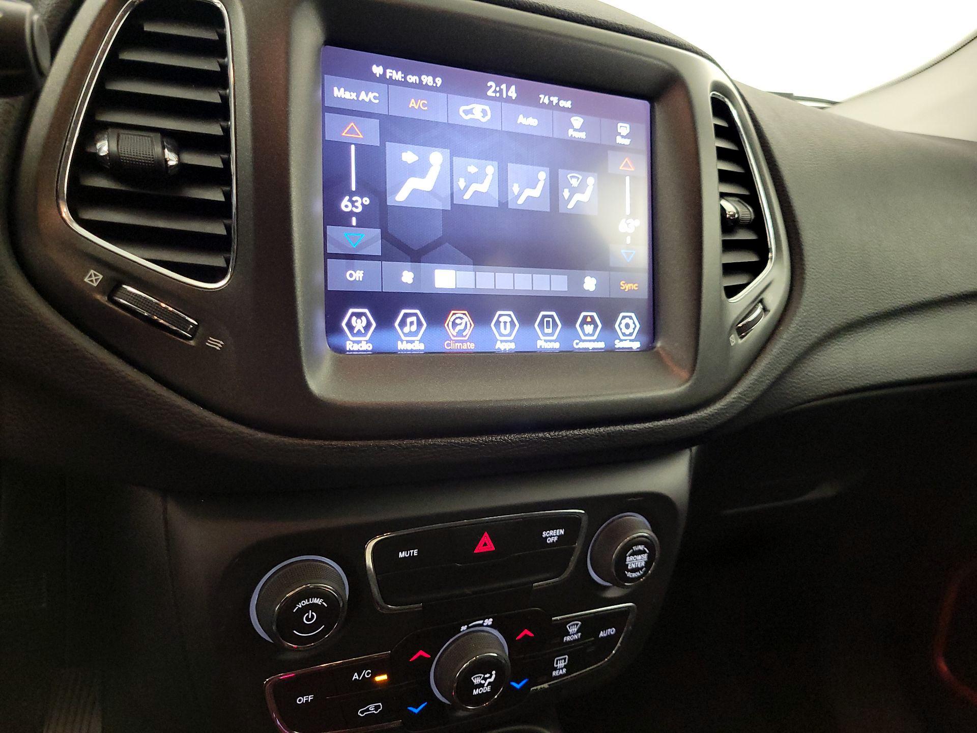 Thumbnail: 2019 Jeep Compass - 16