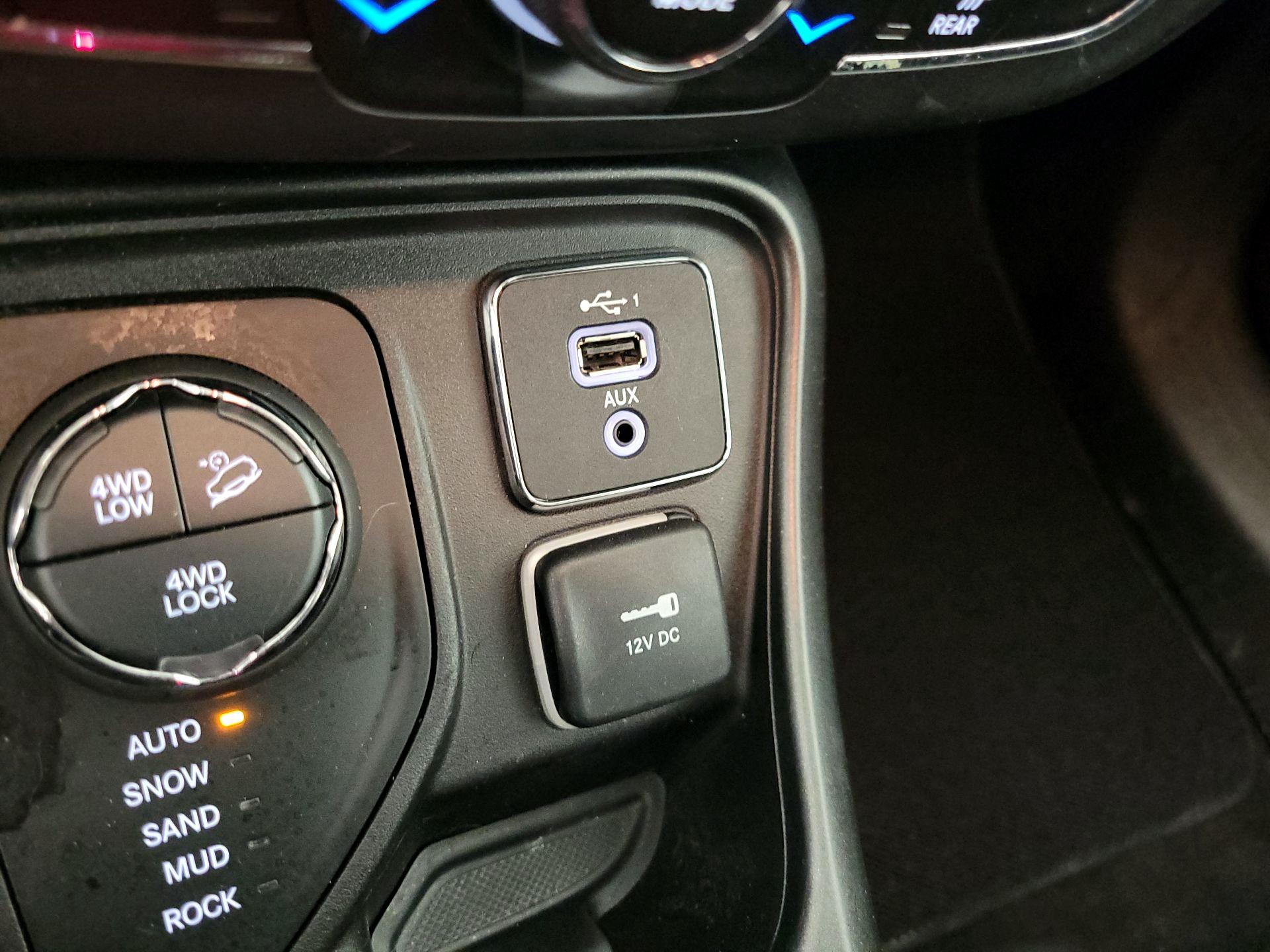 Thumbnail: 2019 Jeep Compass - 18