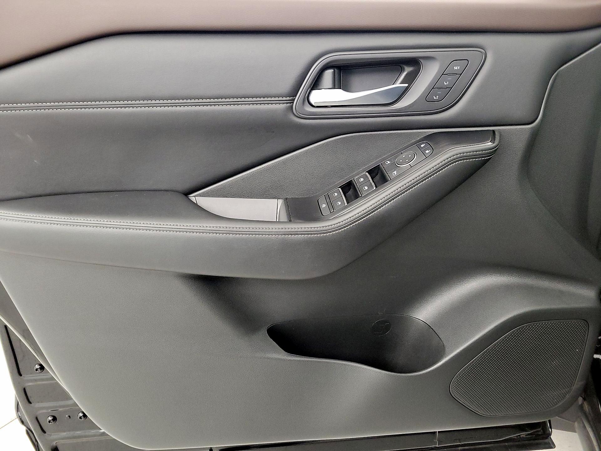 Thumbnail: 2022 Nissan Rogue - 12