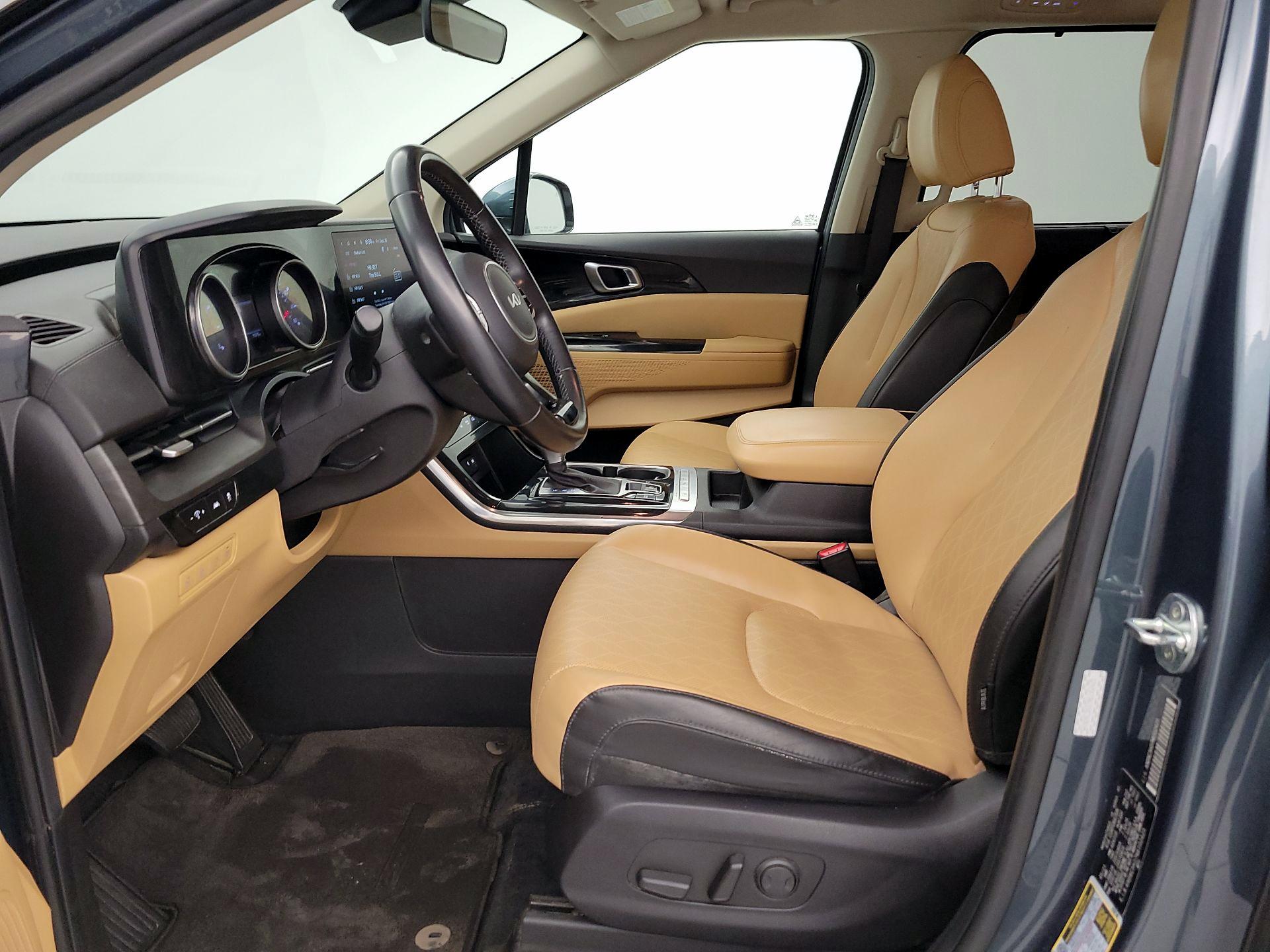 Thumbnail: 2022 Kia Carnival - 11