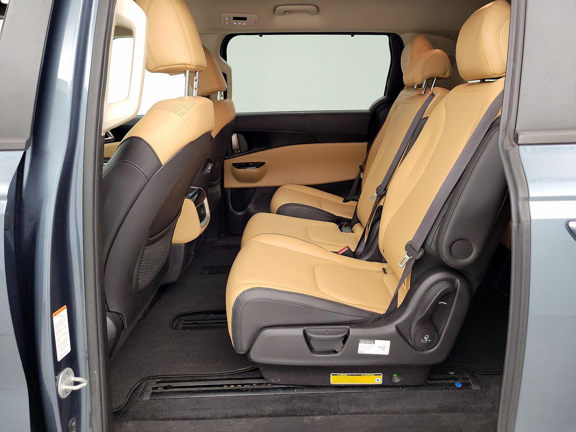 Thumbnail: 2022 Kia Carnival - 20