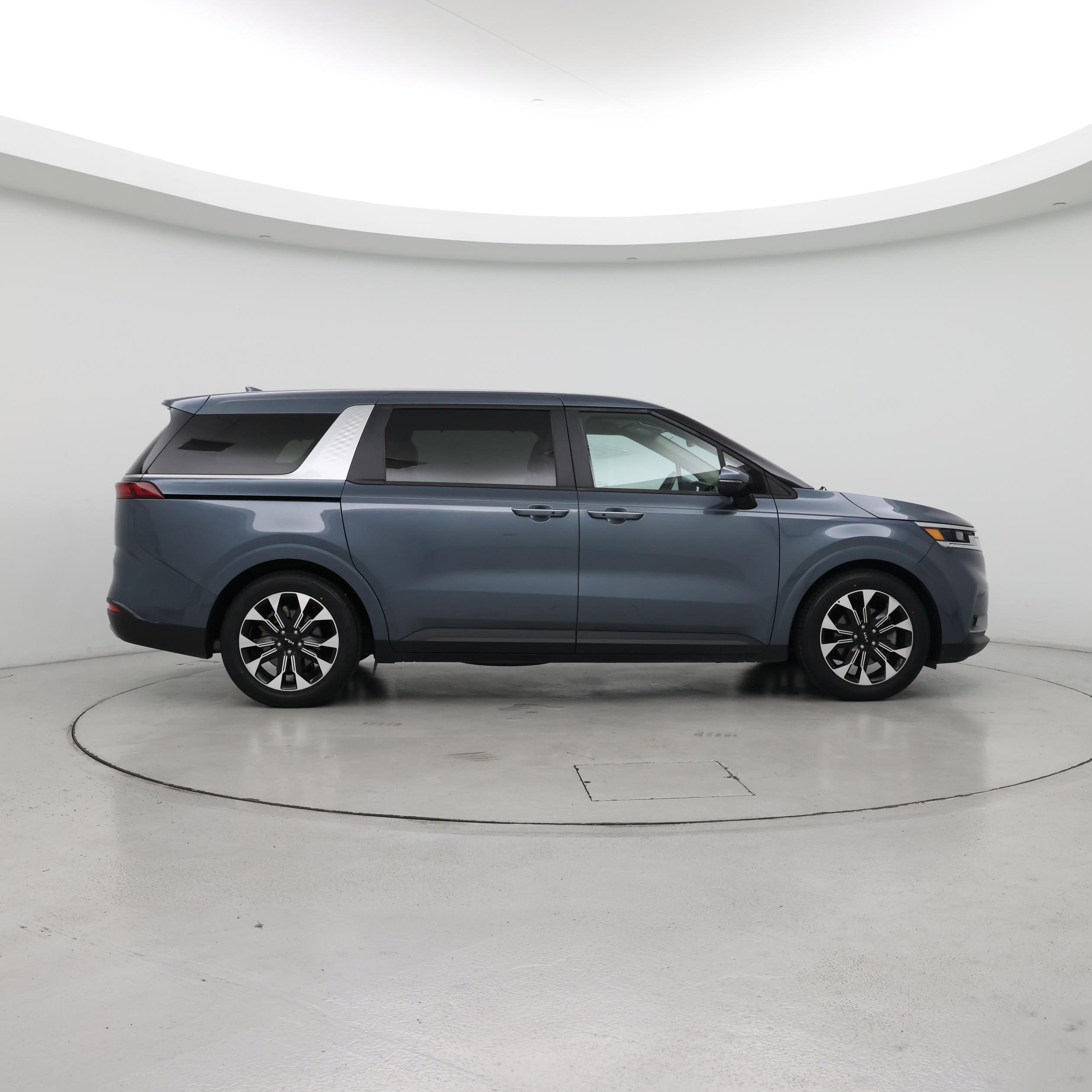 Thumbnail: 2022 Kia Carnival - 7