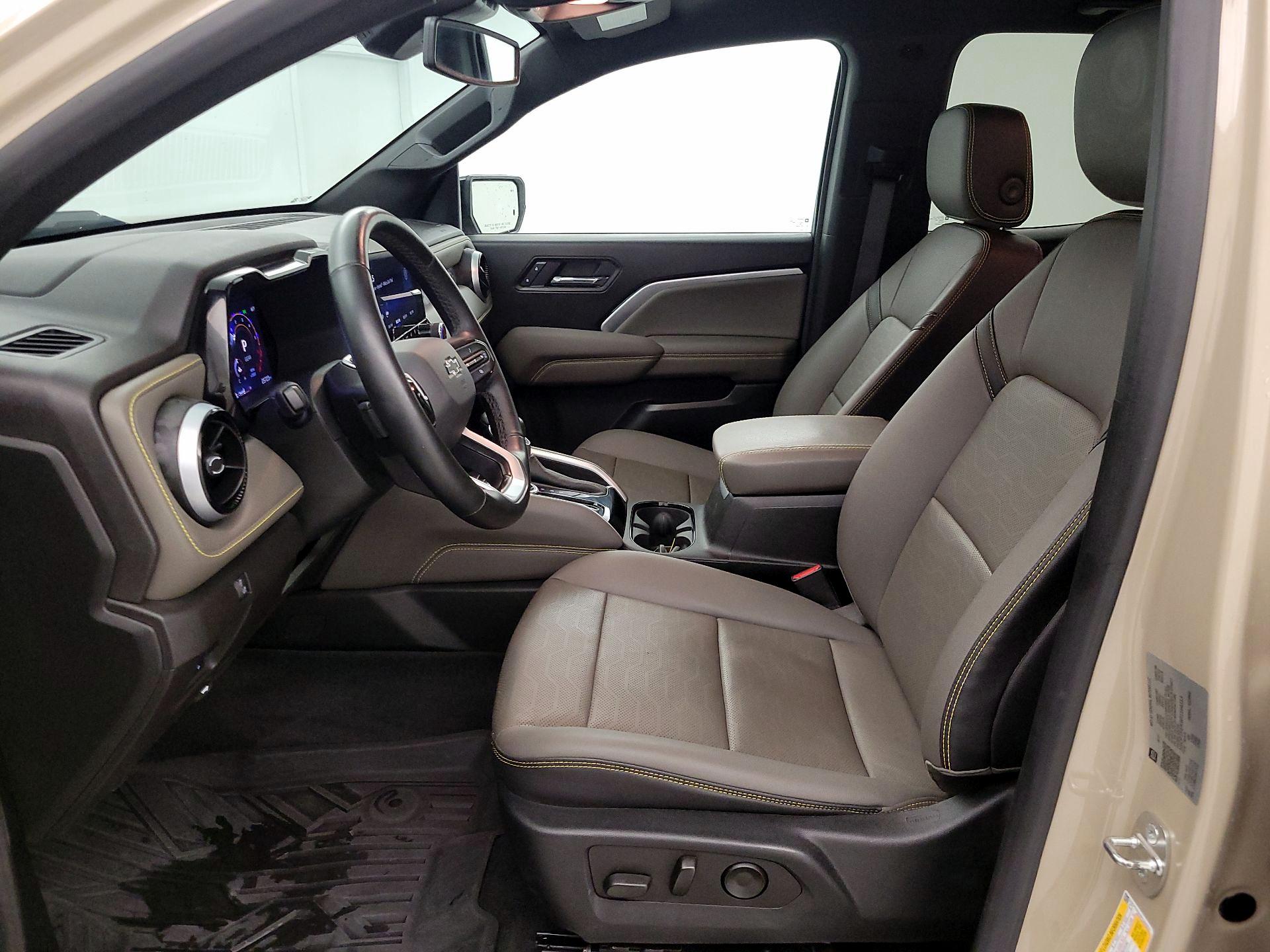 Thumbnail: 2023 Chevrolet Colorado - 11
