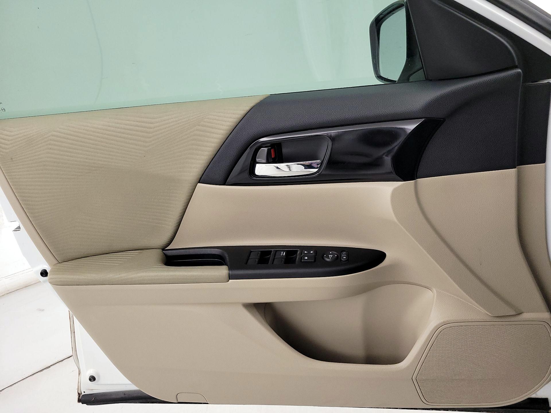 Thumbnail: 2017 Honda Accord - 12