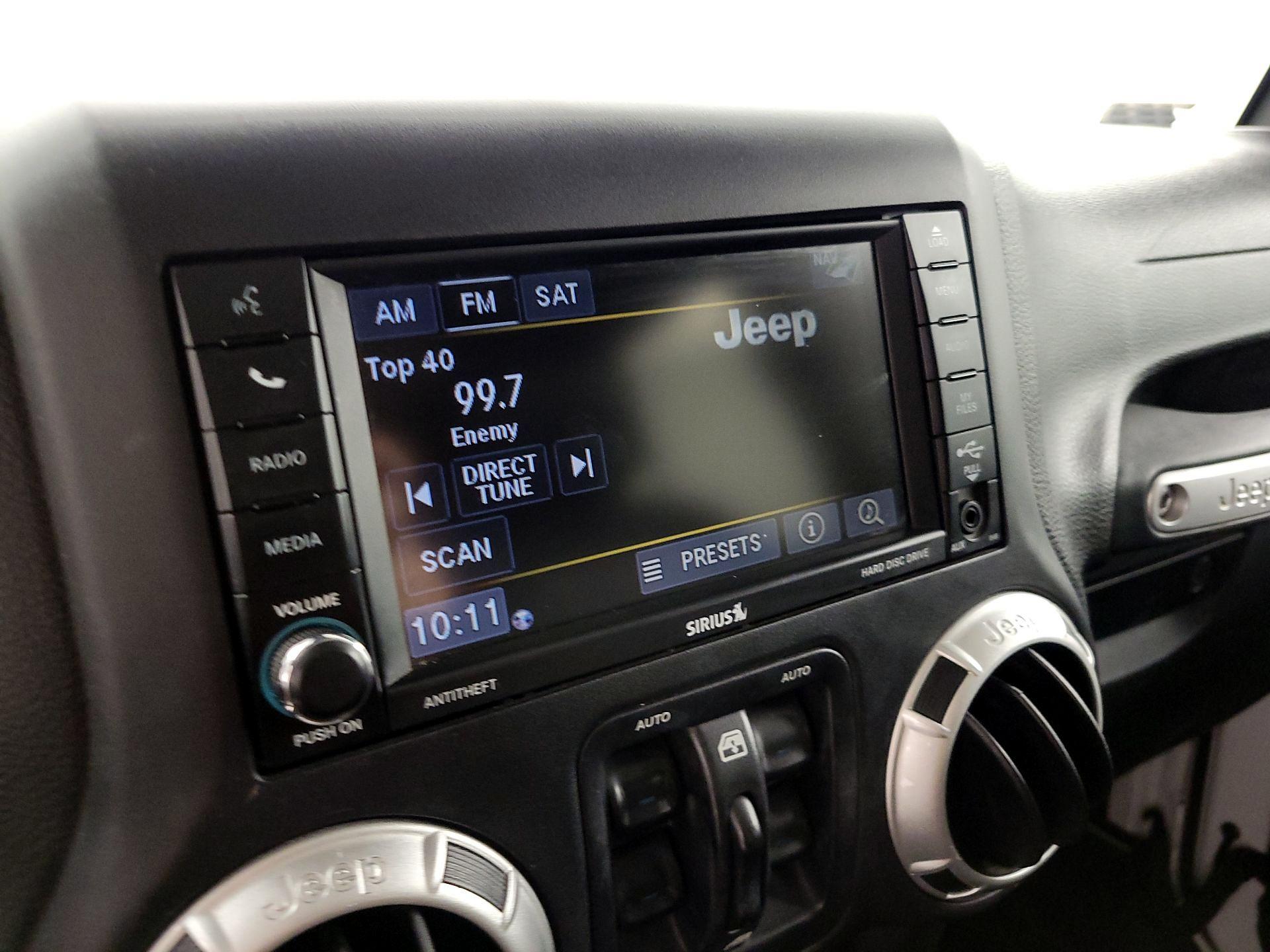 Thumbnail: 2016 Jeep Wrangler - 14