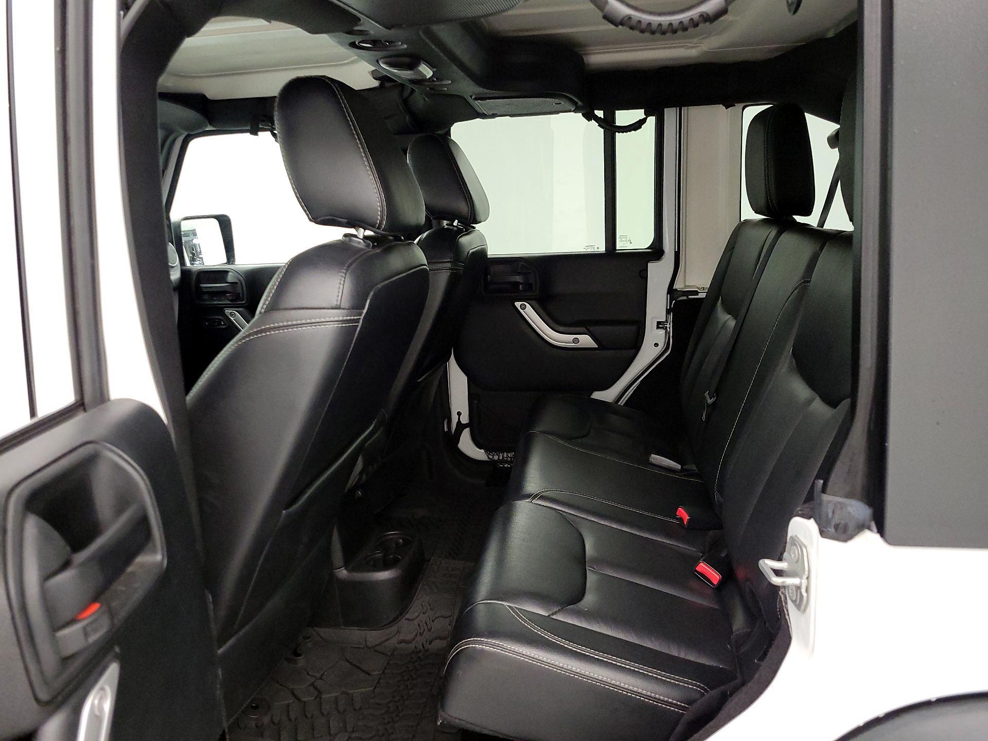 Thumbnail: 2016 Jeep Wrangler - 18