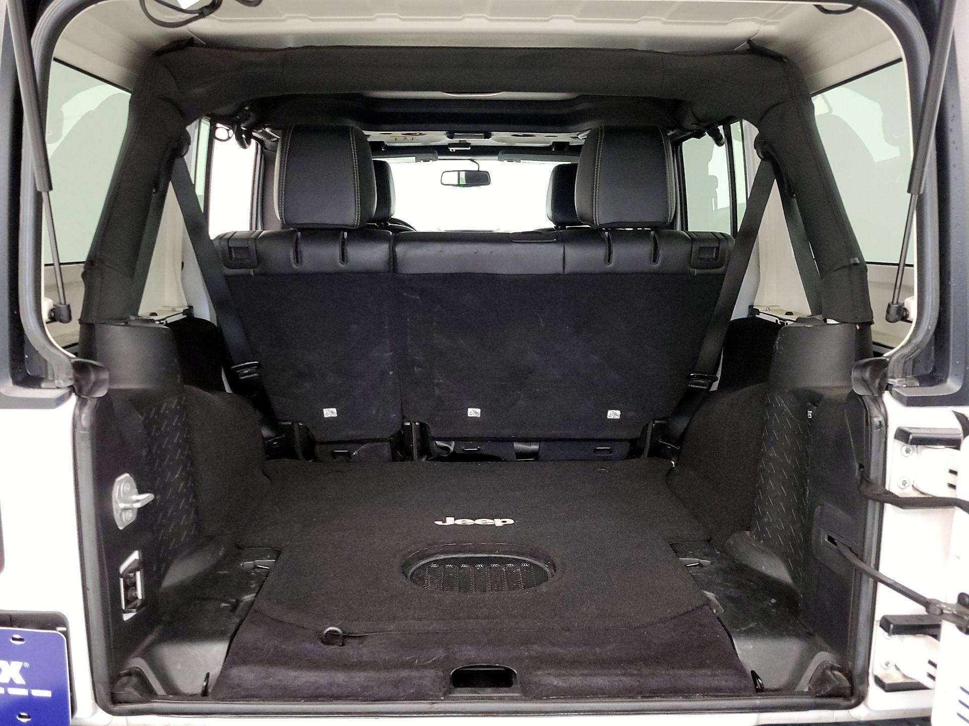 Thumbnail: 2016 Jeep Wrangler - 19