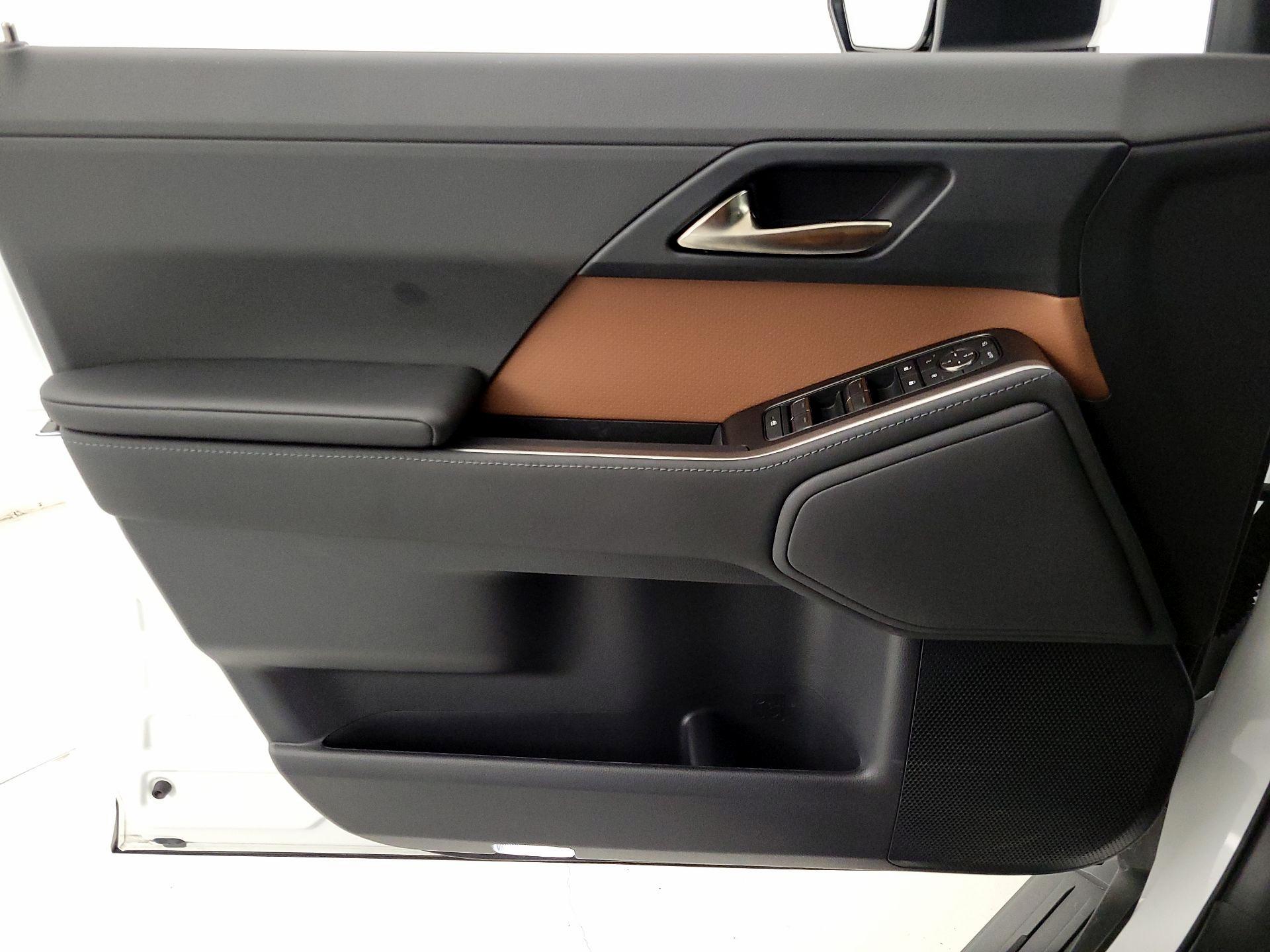 Thumbnail: 2024 Lexus GX - 12