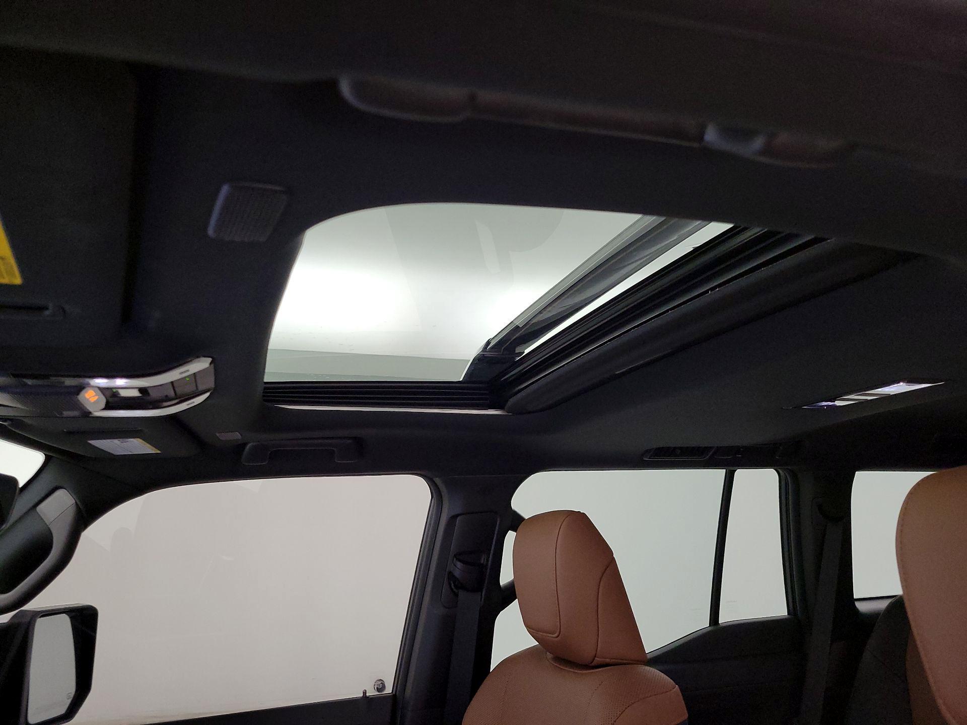 Thumbnail: 2024 Lexus GX - 19