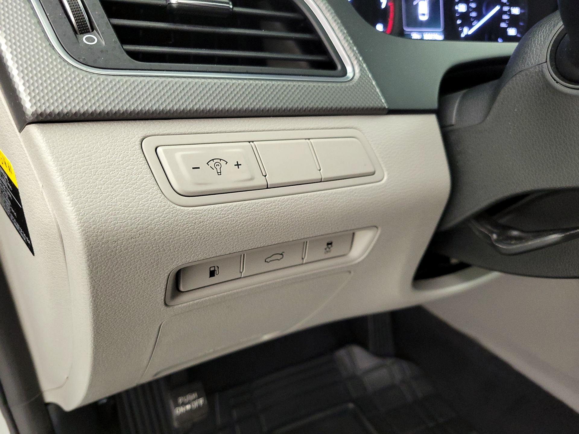 Thumbnail: 2017 Hyundai Sonata - 13