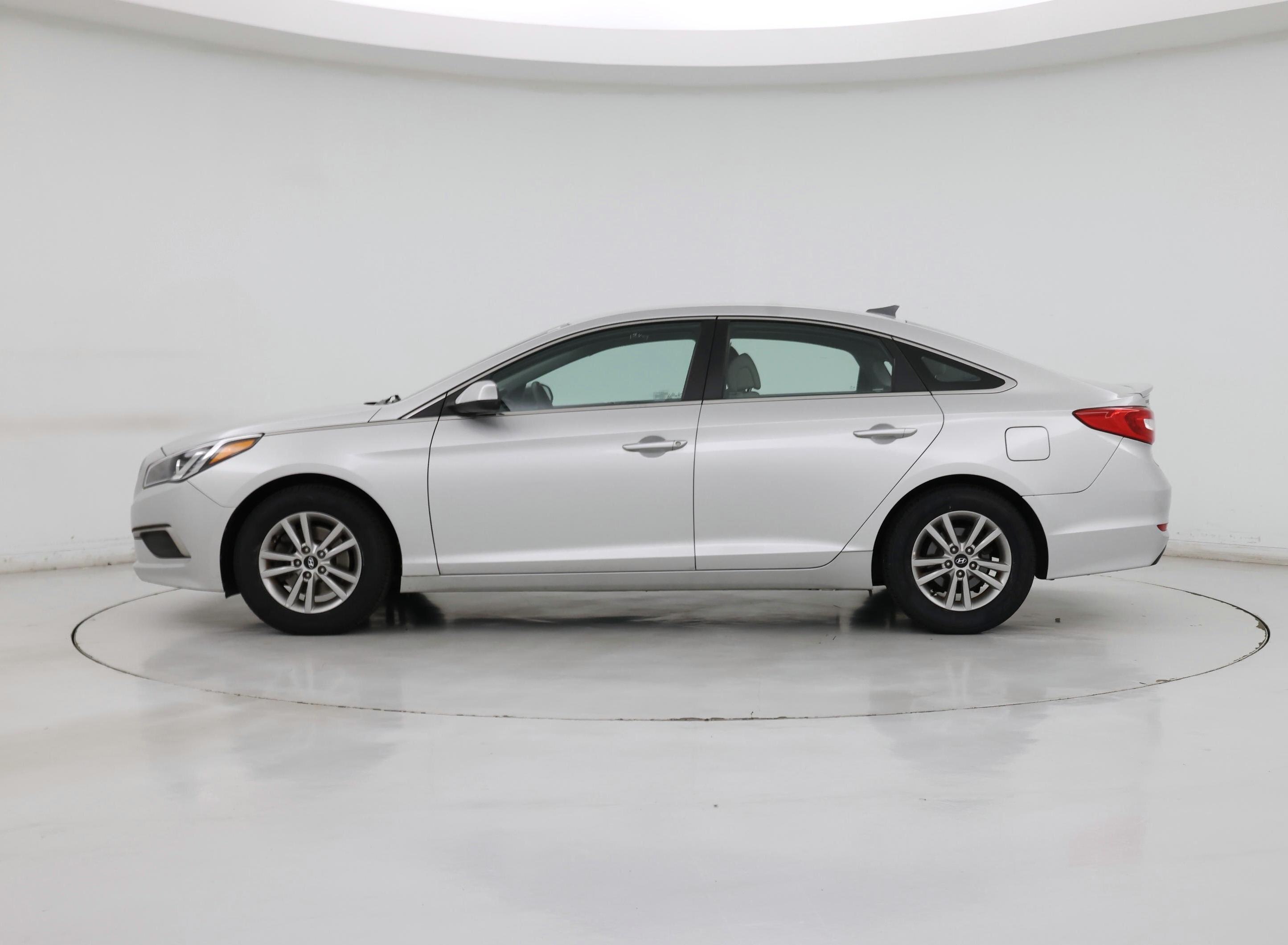 Thumbnail: 2017 Hyundai Sonata - 3