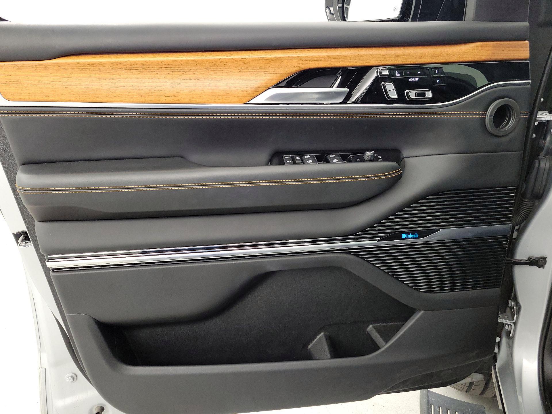 Thumbnail: 2022 Jeep Grand Wagoneer - 12