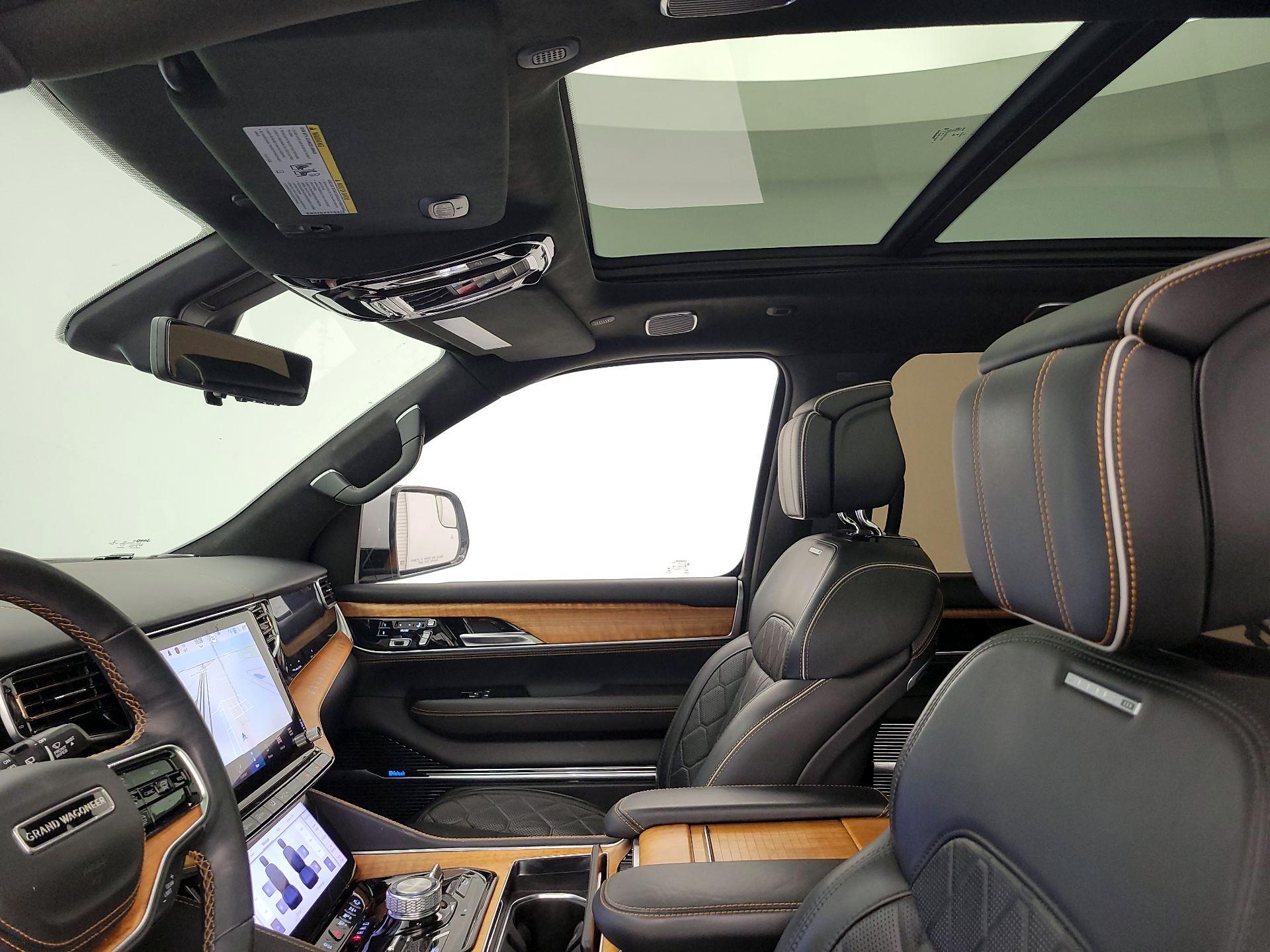 Thumbnail: 2022 Jeep Grand Wagoneer - 20