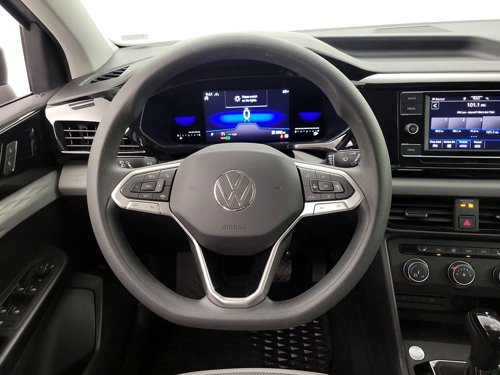 Thumbnail: 2022 Volkswagen Taos - 10