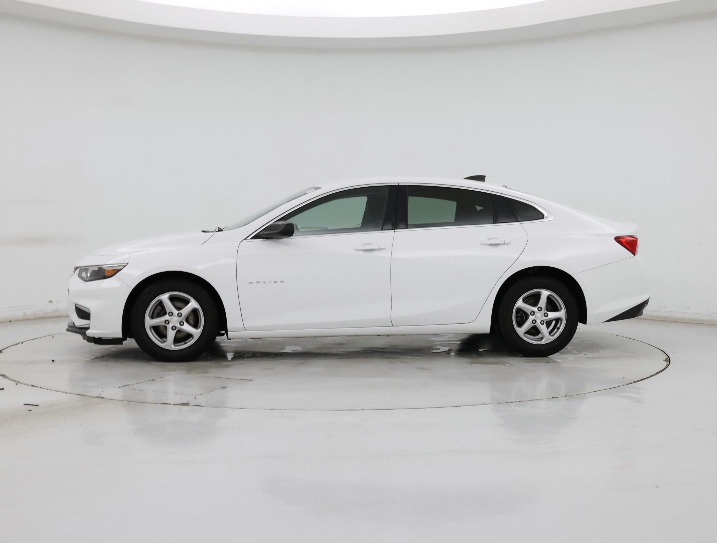 Thumbnail: 2017 Chevrolet Malibu - 3