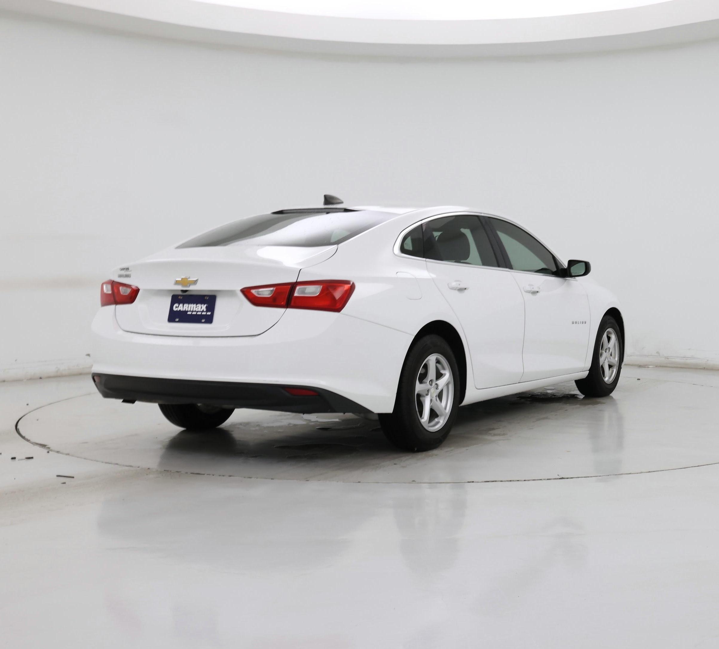 Thumbnail: 2017 Chevrolet Malibu - 8