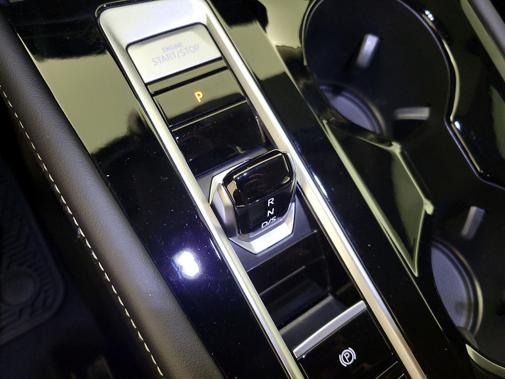 Thumbnail: 2024 Volkswagen Atlas - 17