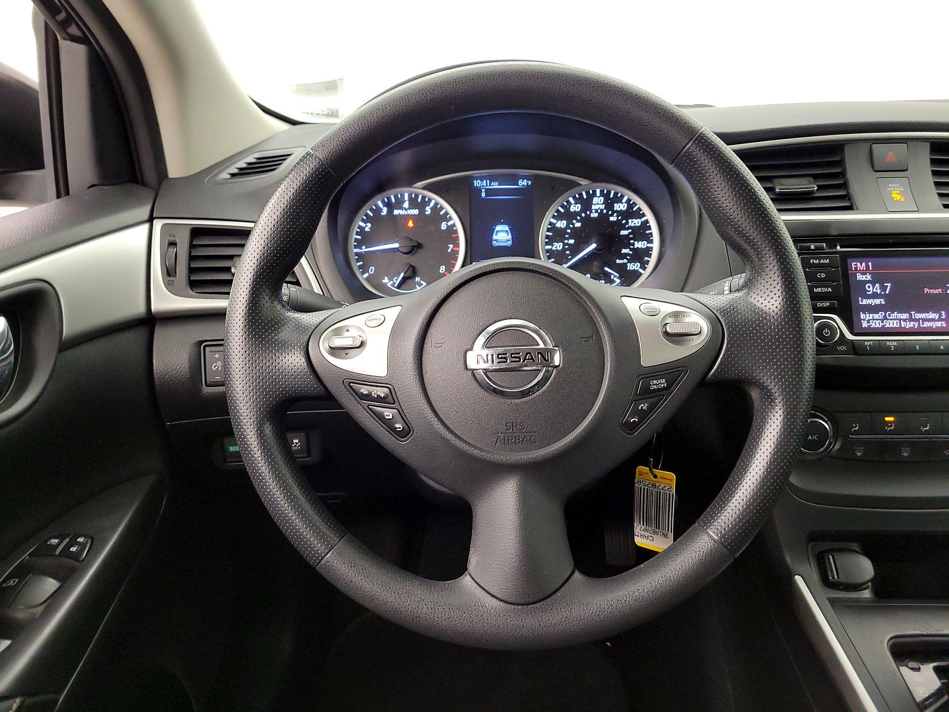 Thumbnail: 2018 Nissan Sentra - 10