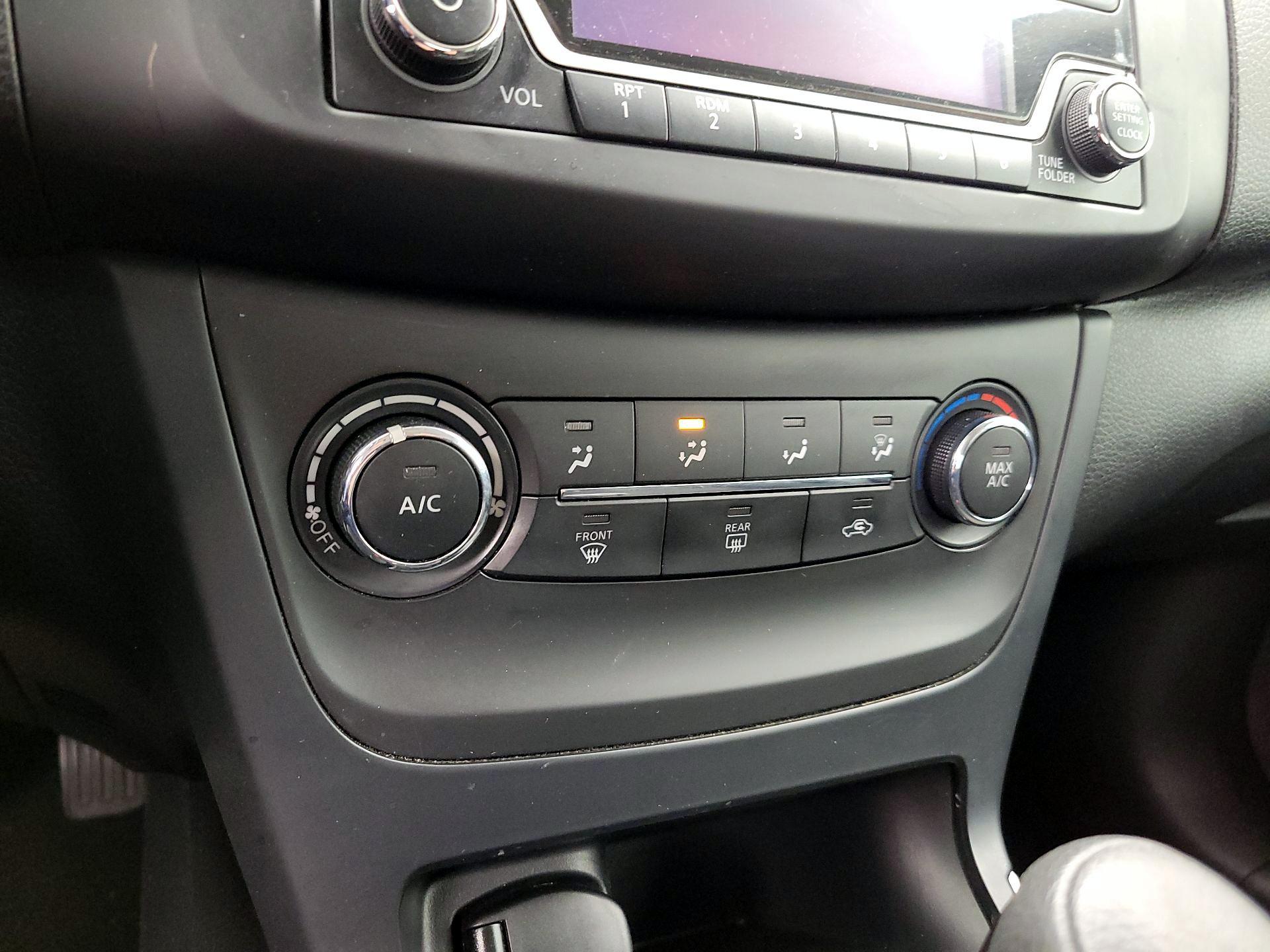 Thumbnail: 2018 Nissan Sentra - 16