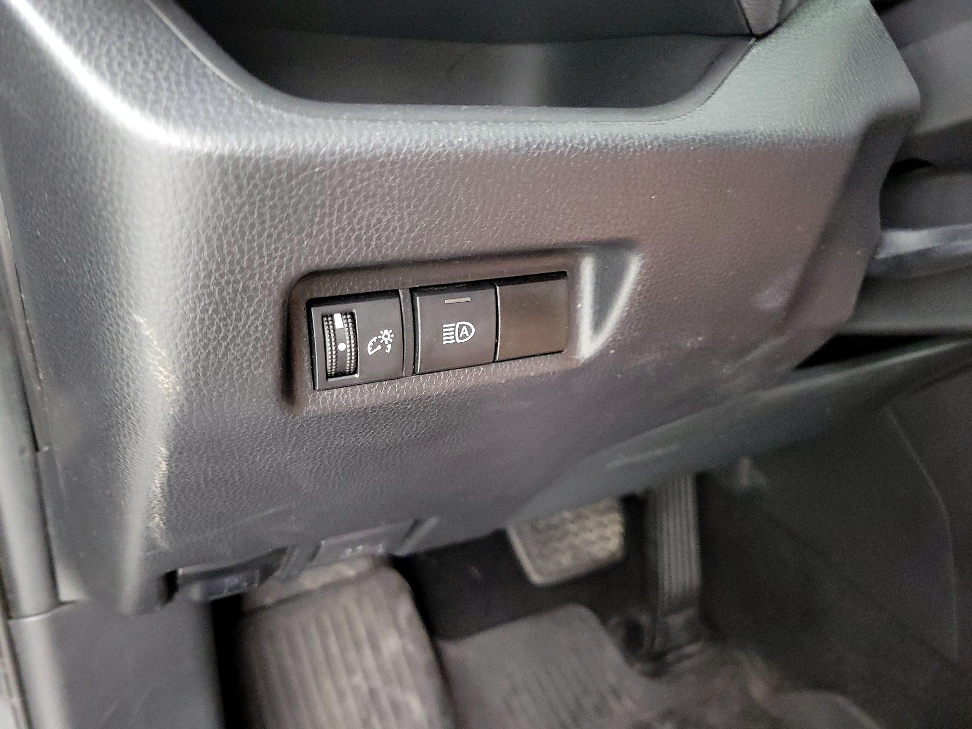 Thumbnail: 2021 Toyota RAV4 - 13