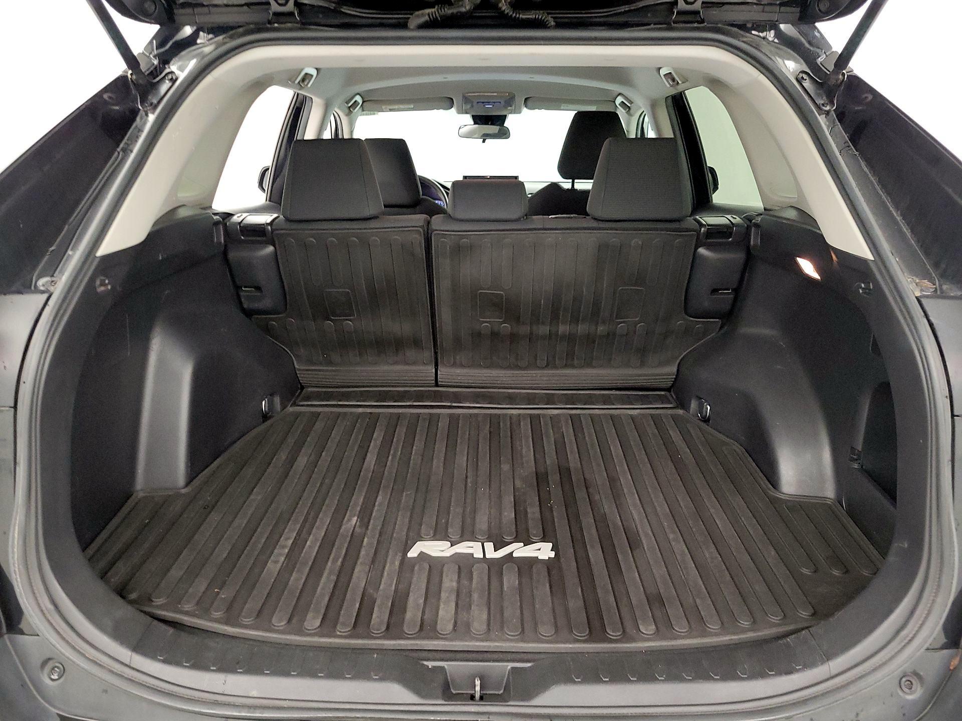 Thumbnail: 2021 Toyota RAV4 - 20