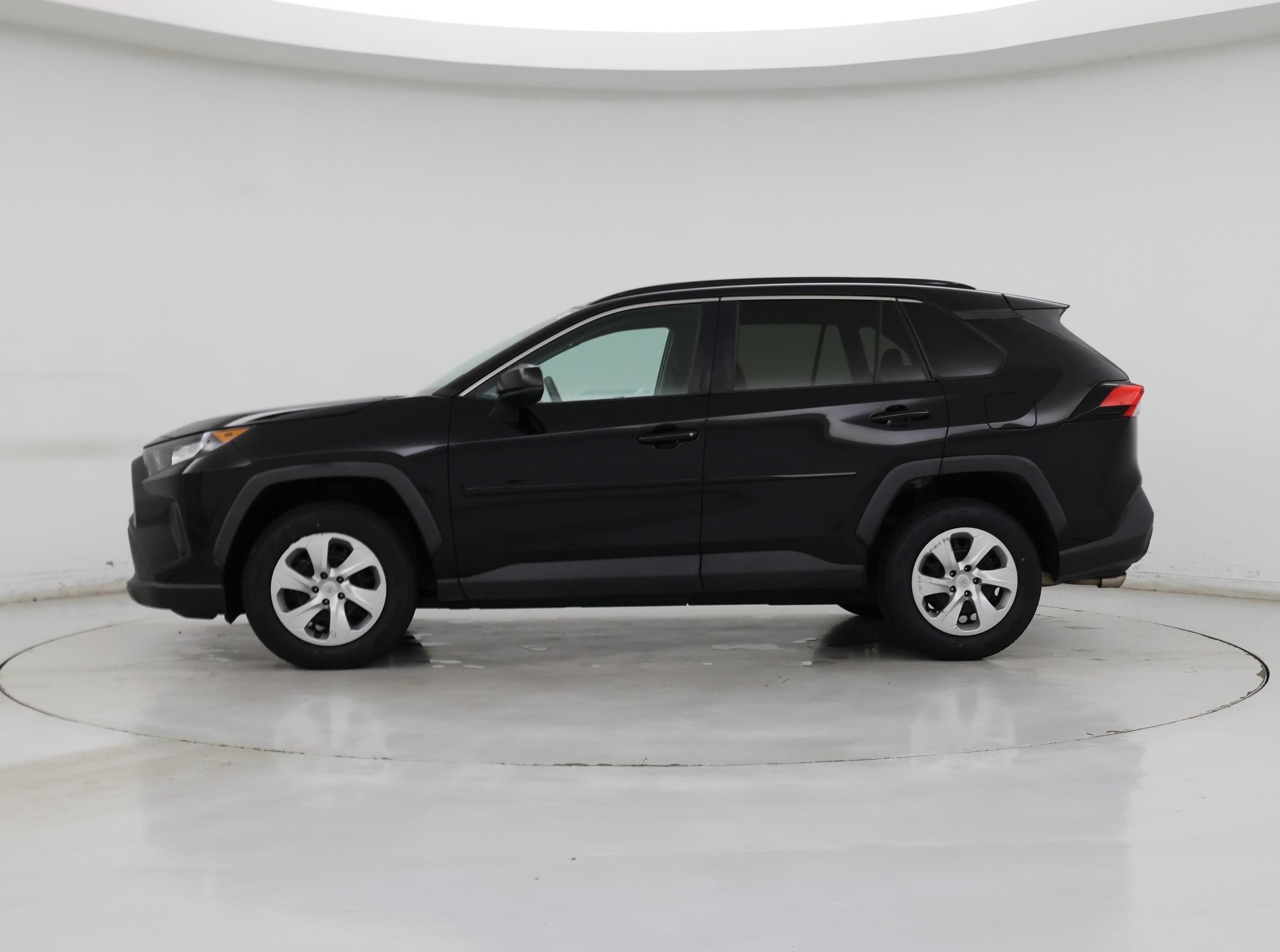 Thumbnail: 2021 Toyota RAV4 - 3