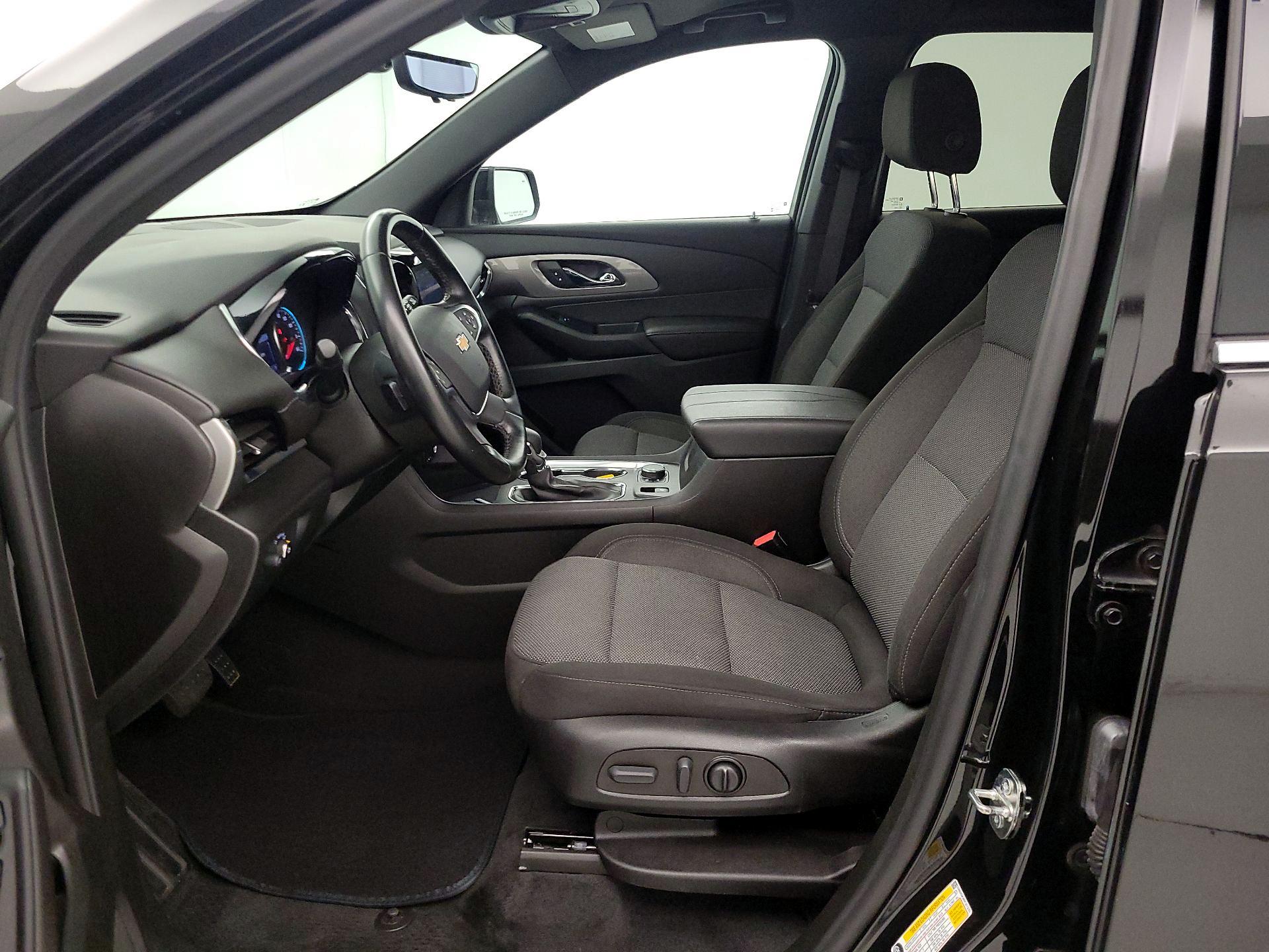 Thumbnail: 2023 Chevrolet Traverse - 11