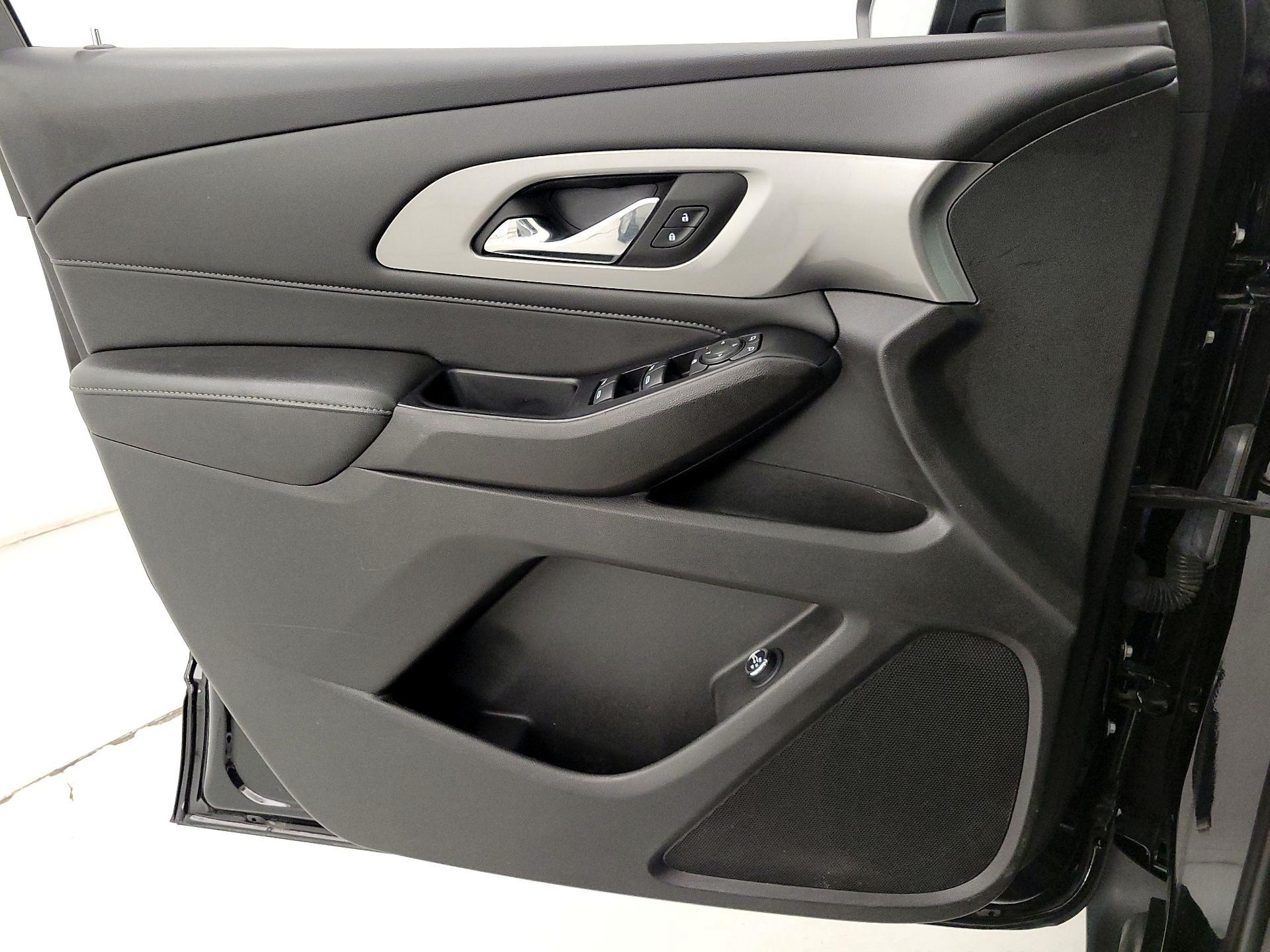 Thumbnail: 2023 Chevrolet Traverse - 12
