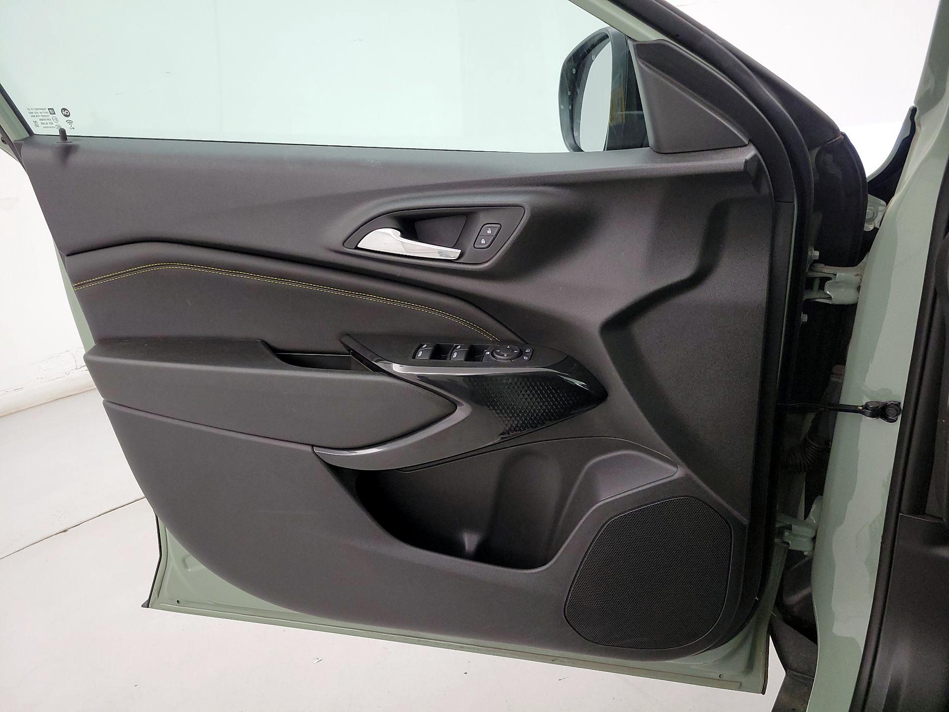Thumbnail: 2024 Chevrolet Trax - 12