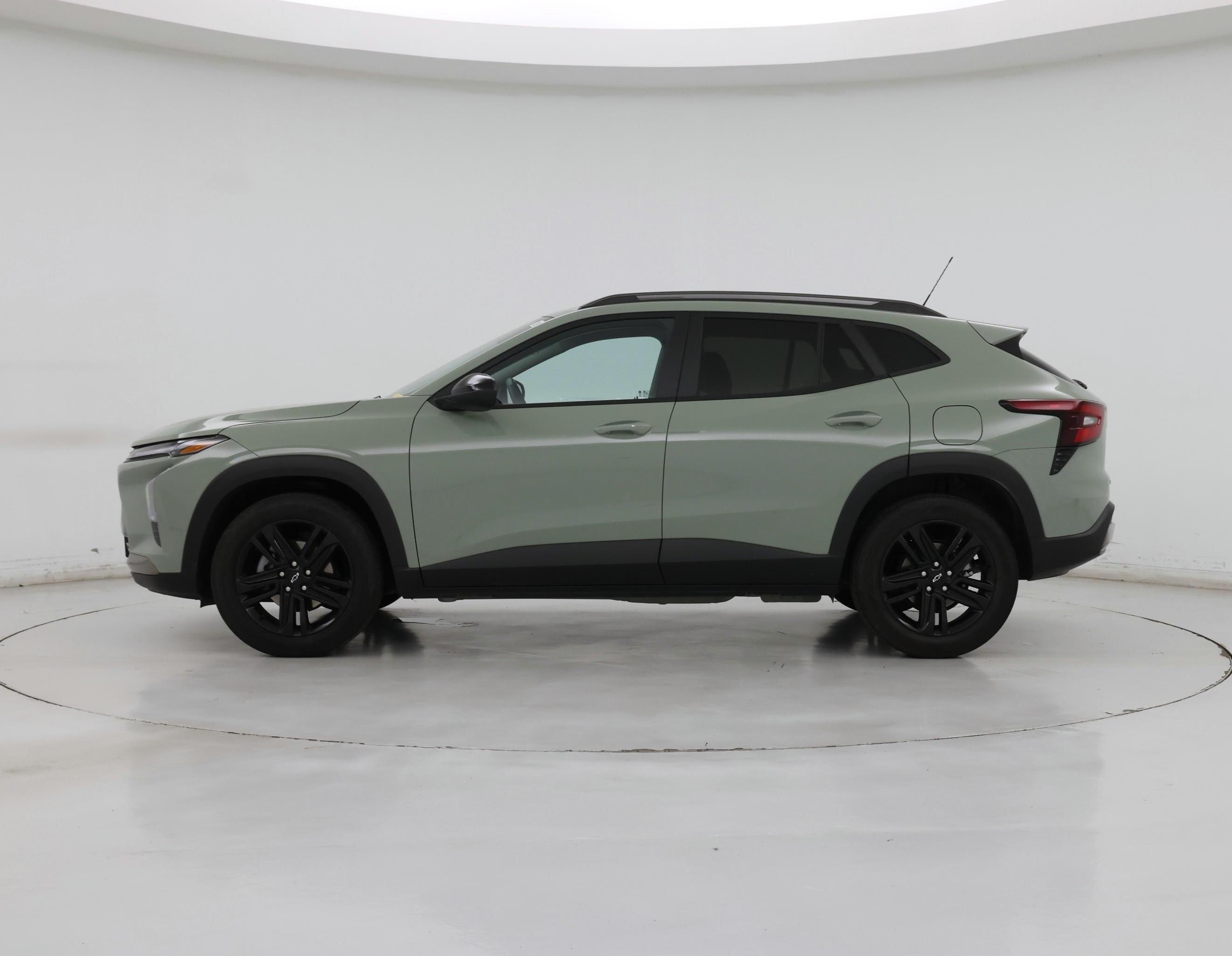 Thumbnail: 2024 Chevrolet Trax - 3