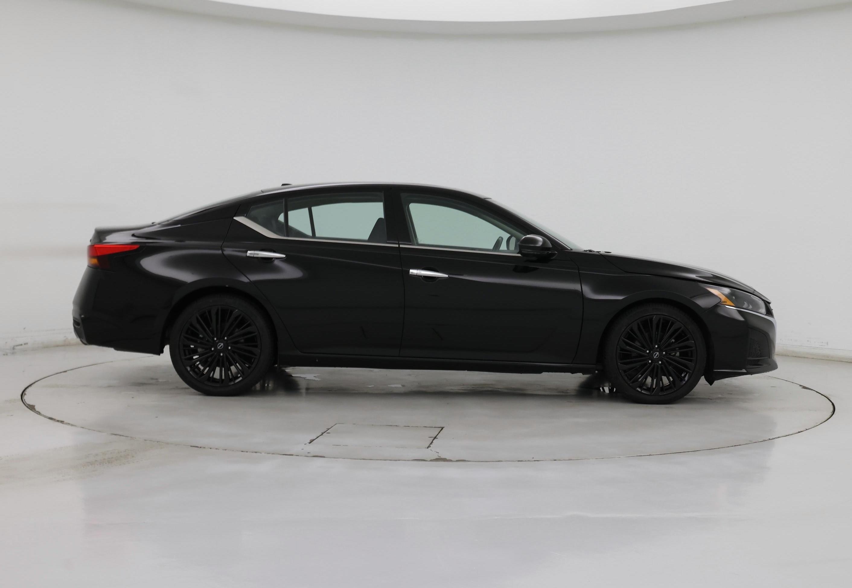 Thumbnail: 2023 Nissan Altima - 7