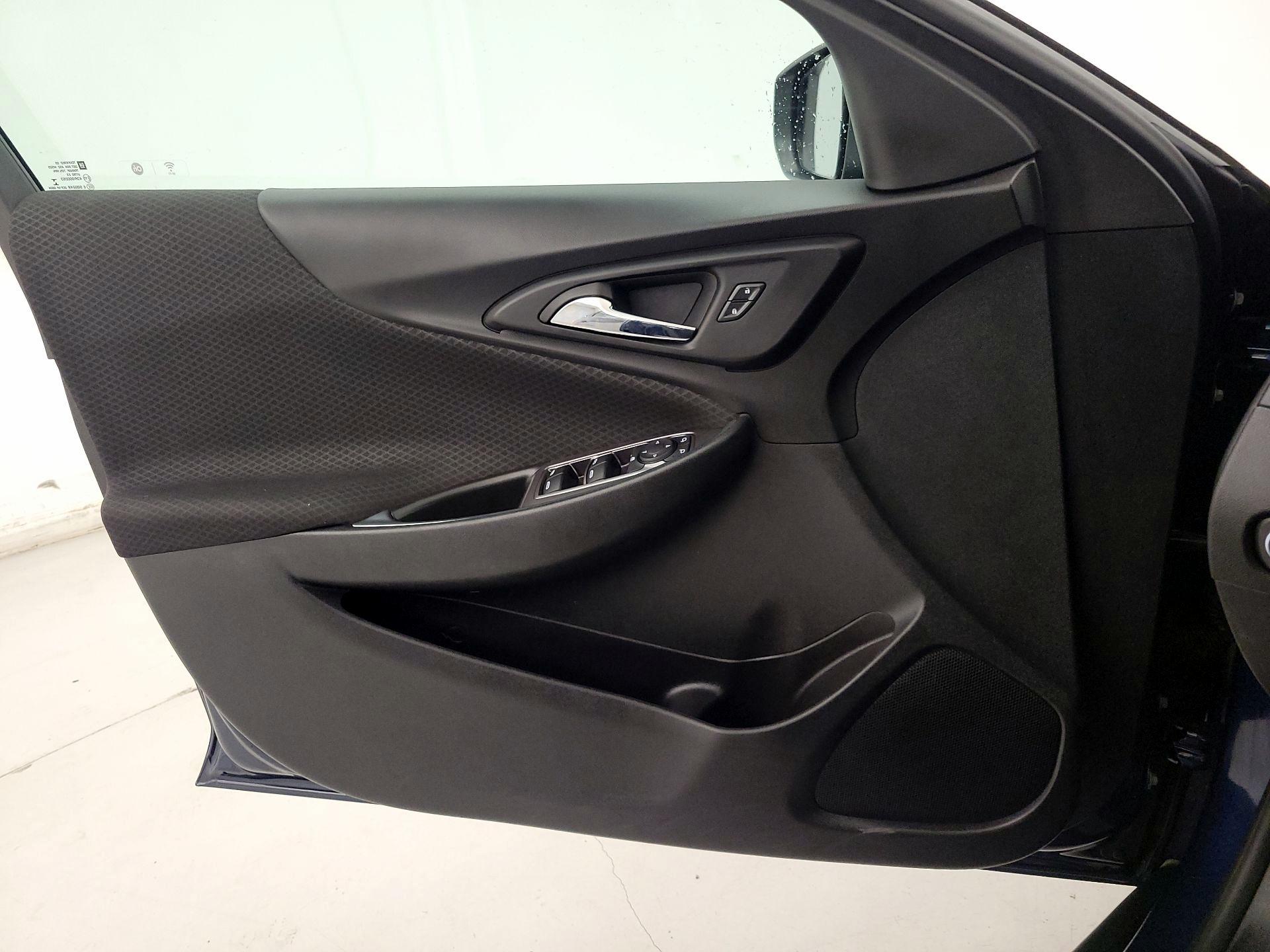 Thumbnail: 2020 Chevrolet Malibu - 12