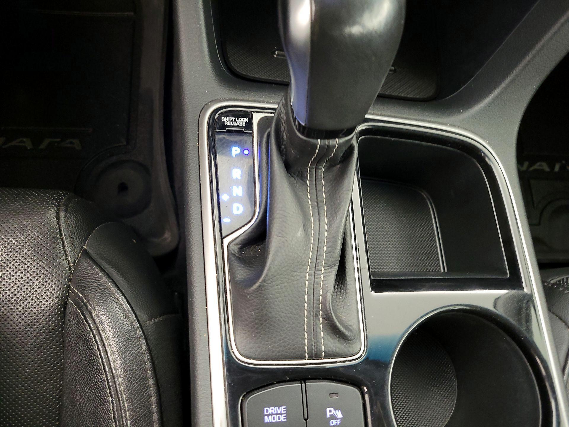 Thumbnail: 2019 Hyundai Sonata - 17
