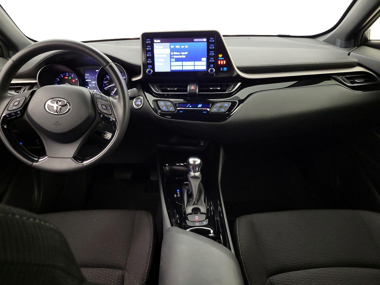 Image of 2019 Toyota C-HR XLE