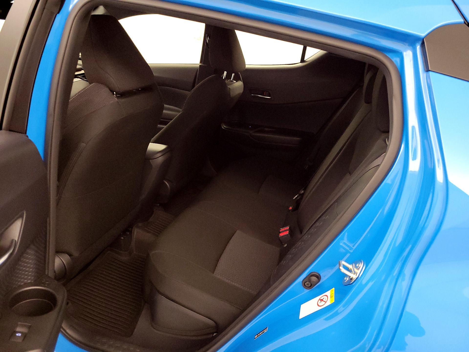 Thumbnail: 2019 Toyota C-HR - 19