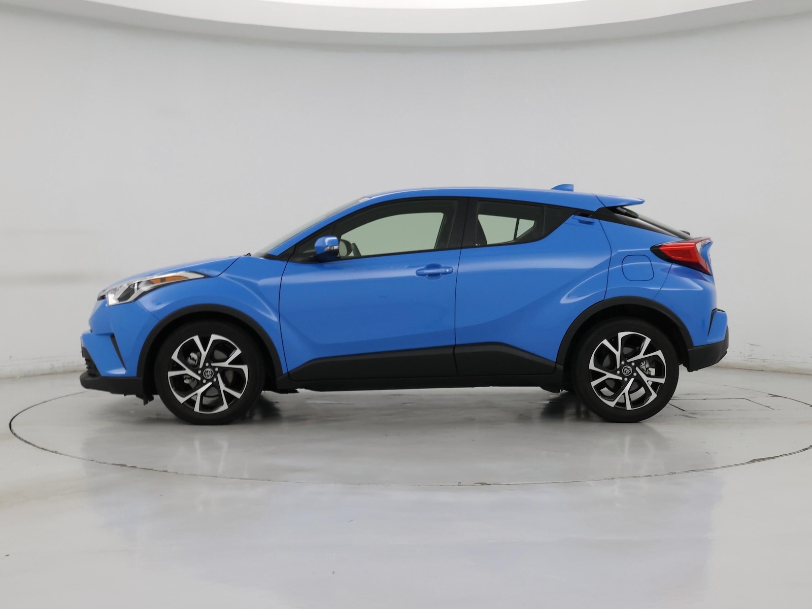 Image of 2019 Toyota C-HR XLE