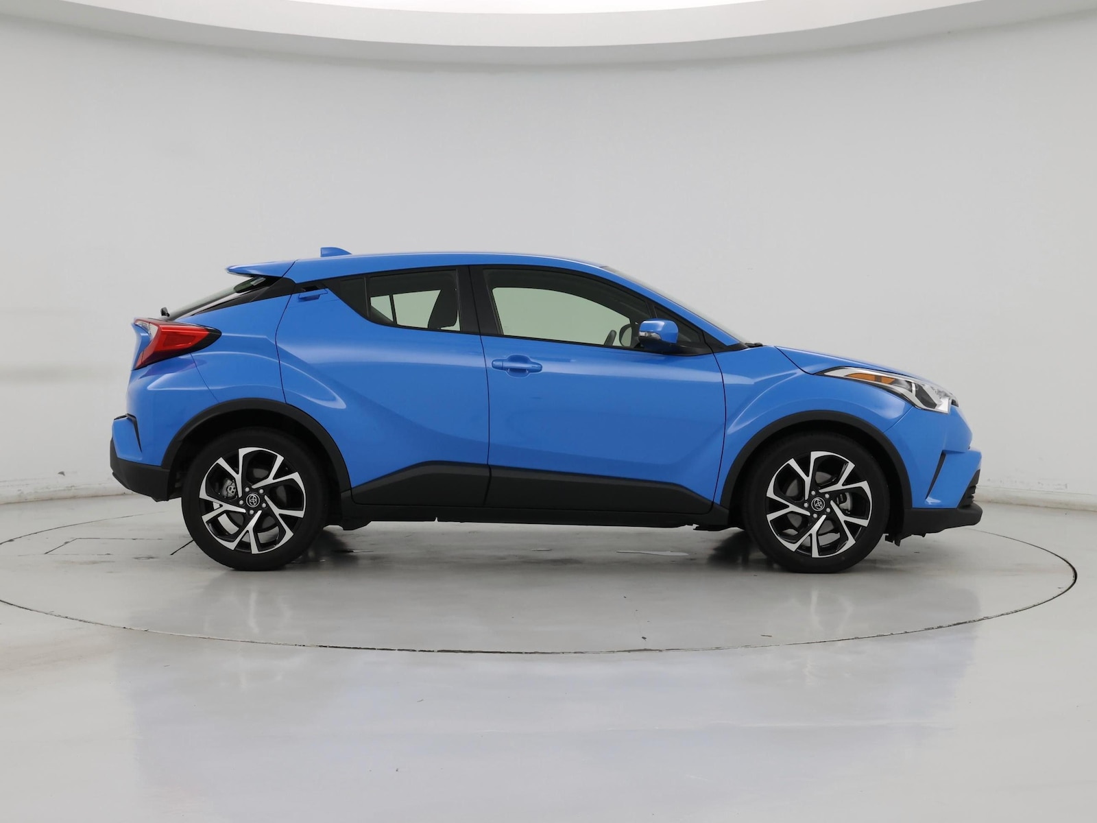 Image of 2019 Toyota C-HR XLE