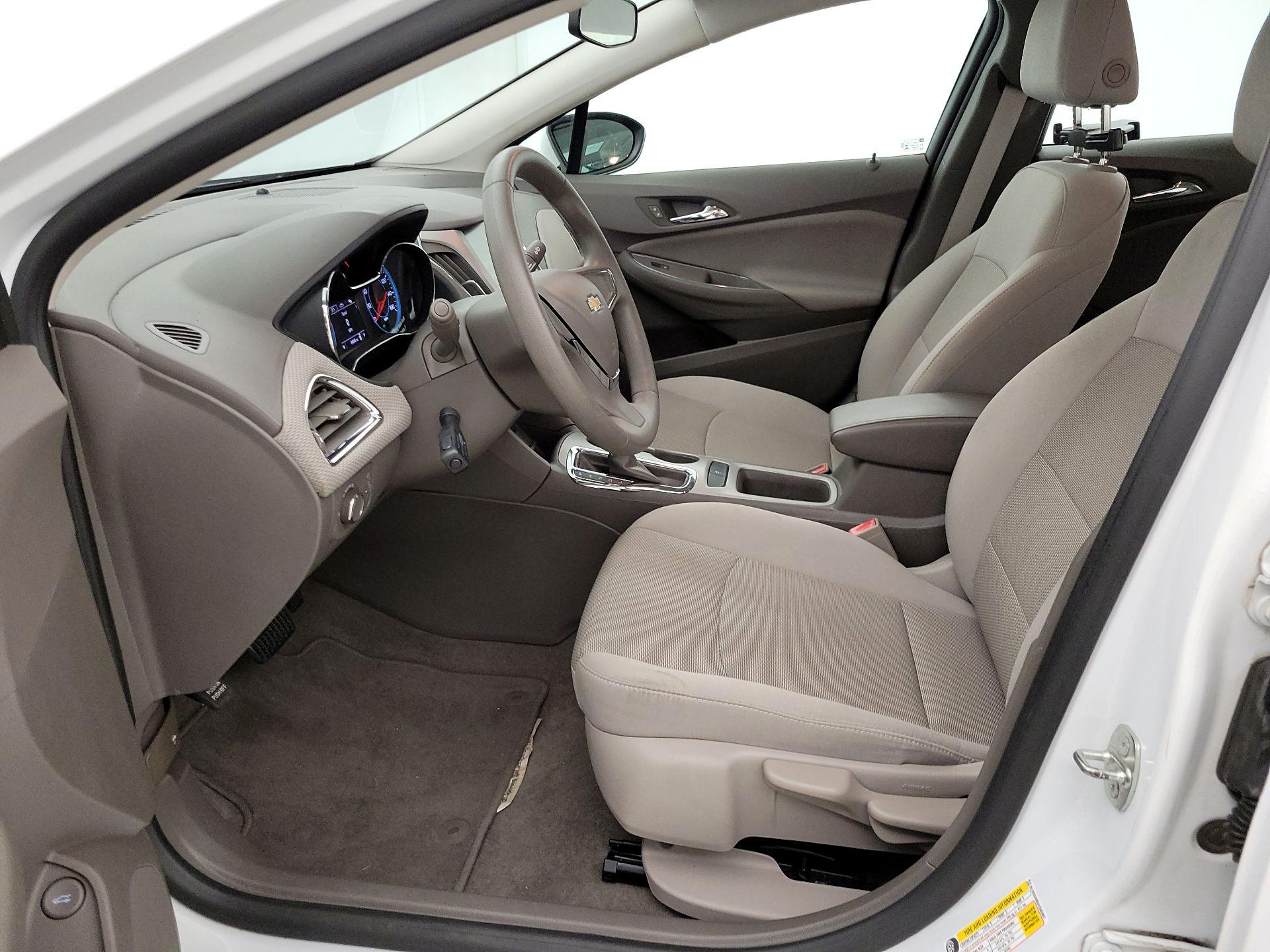 Thumbnail: 2017 Chevrolet Cruze - 11