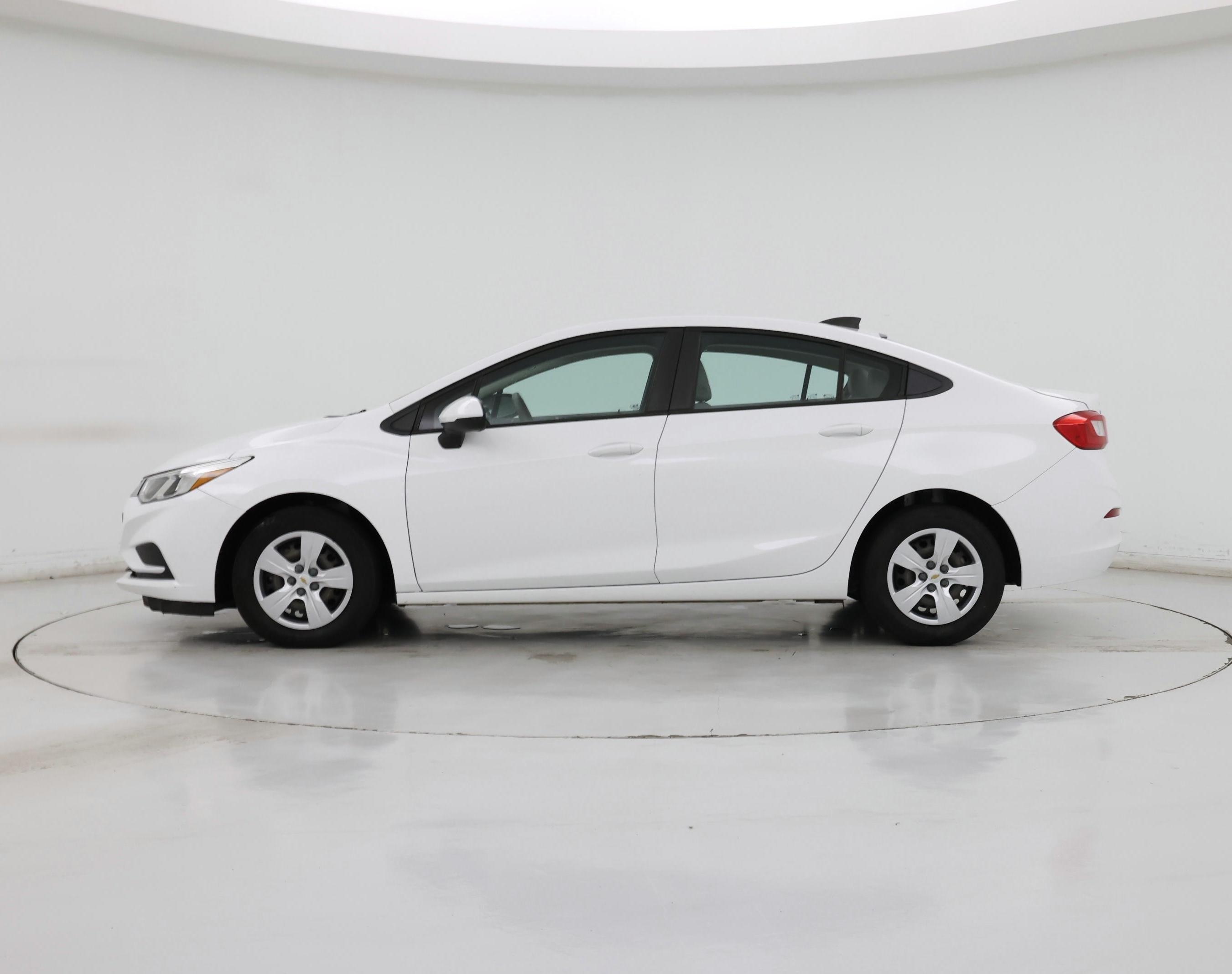 Thumbnail: 2017 Chevrolet Cruze - 3