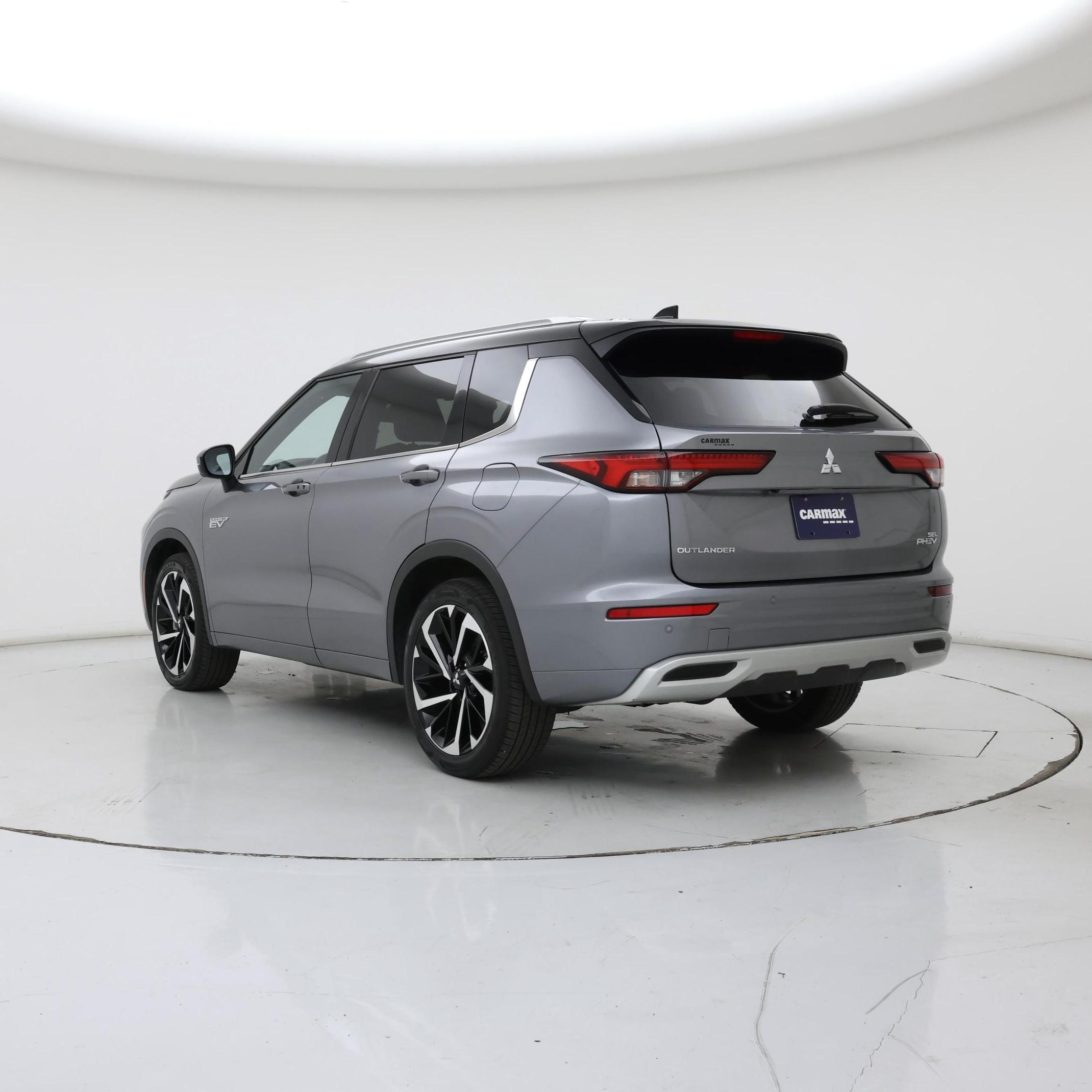 Thumbnail: 2023 Mitsubishi Outlander - 2