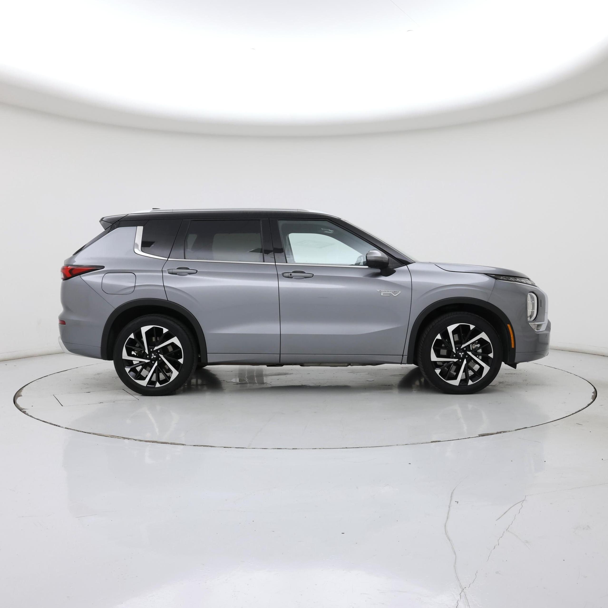 Thumbnail: 2023 Mitsubishi Outlander - 7