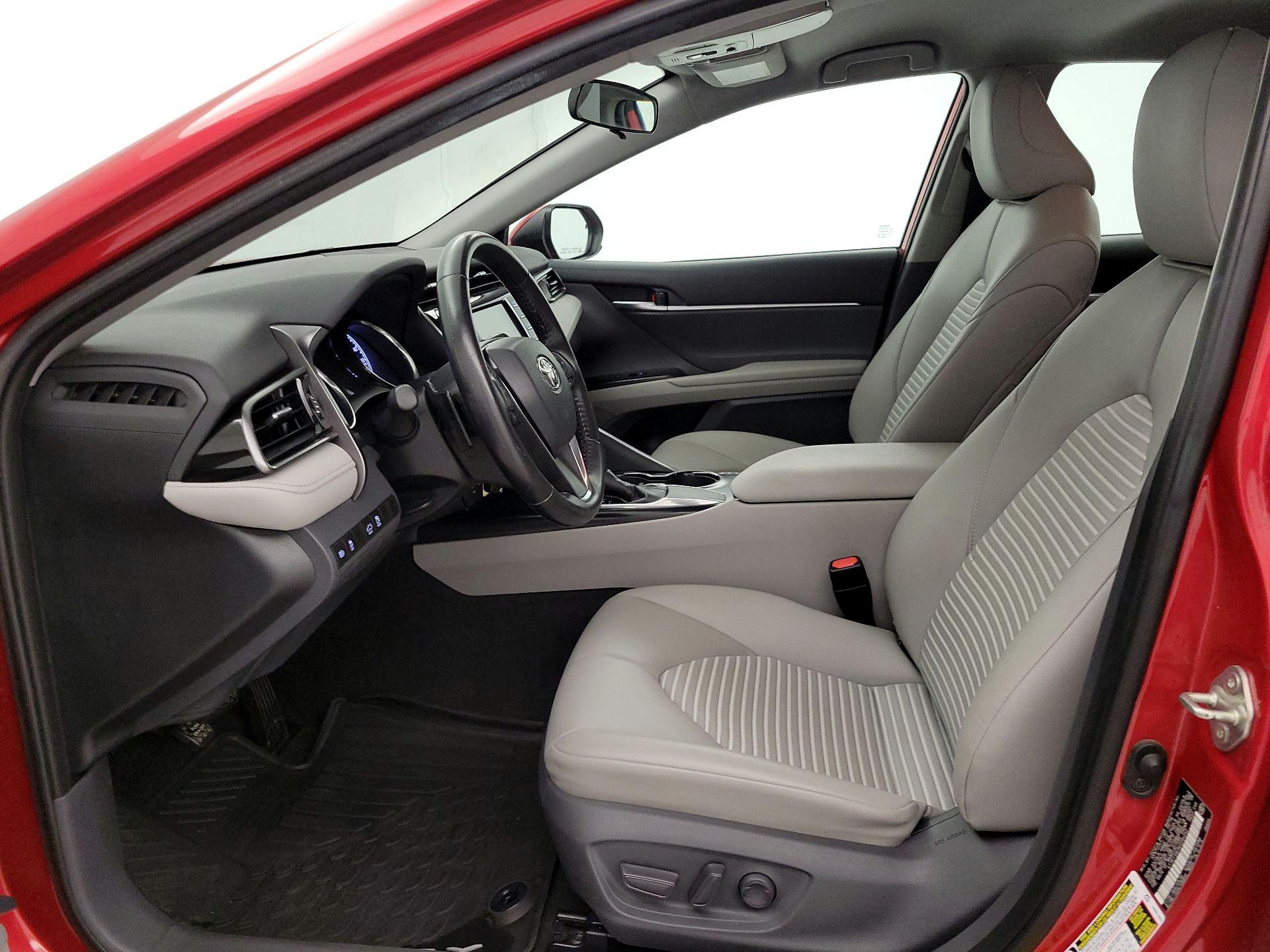Thumbnail: 2019 Toyota Camry - 11