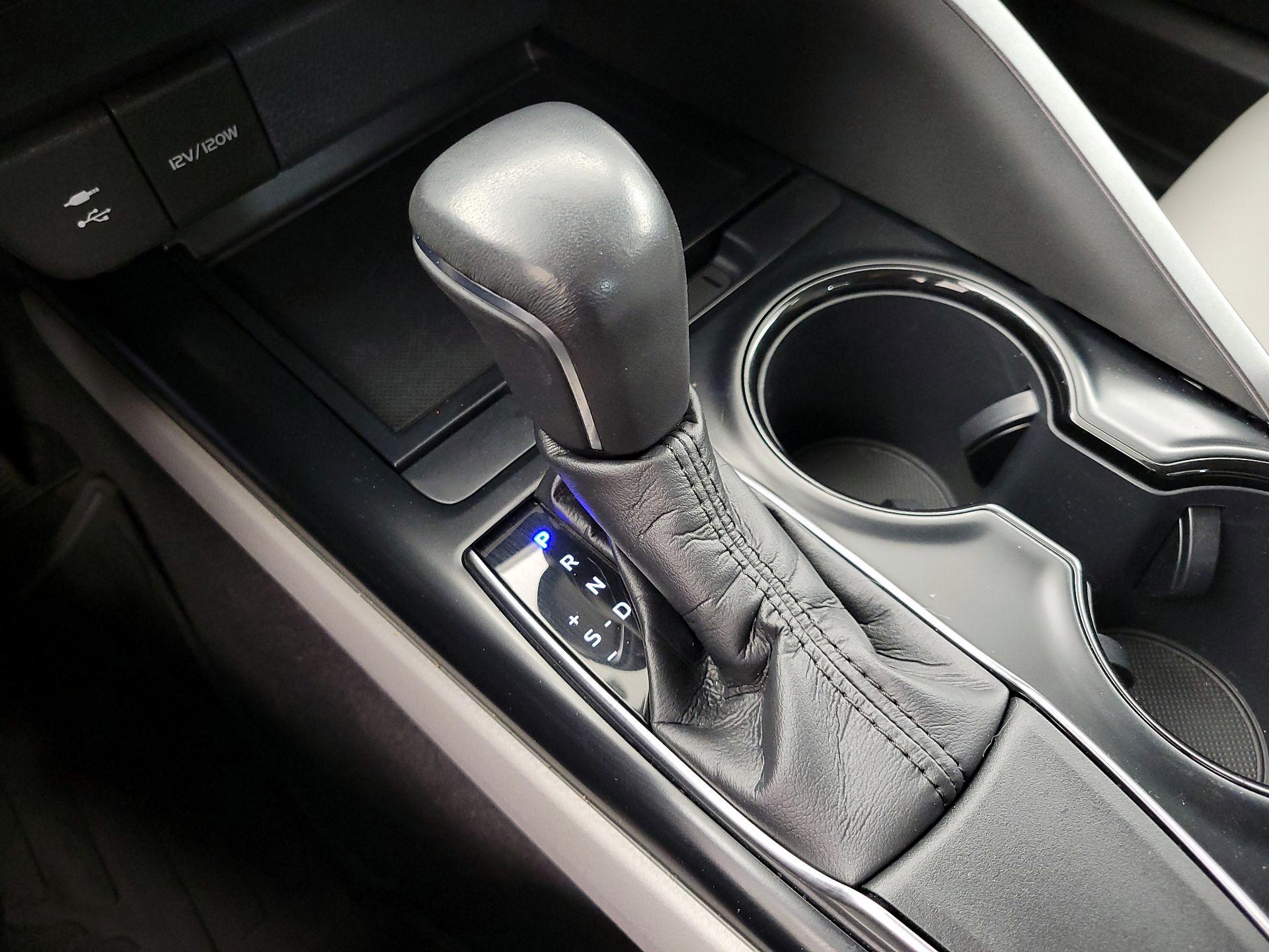 Thumbnail: 2019 Toyota Camry - 17