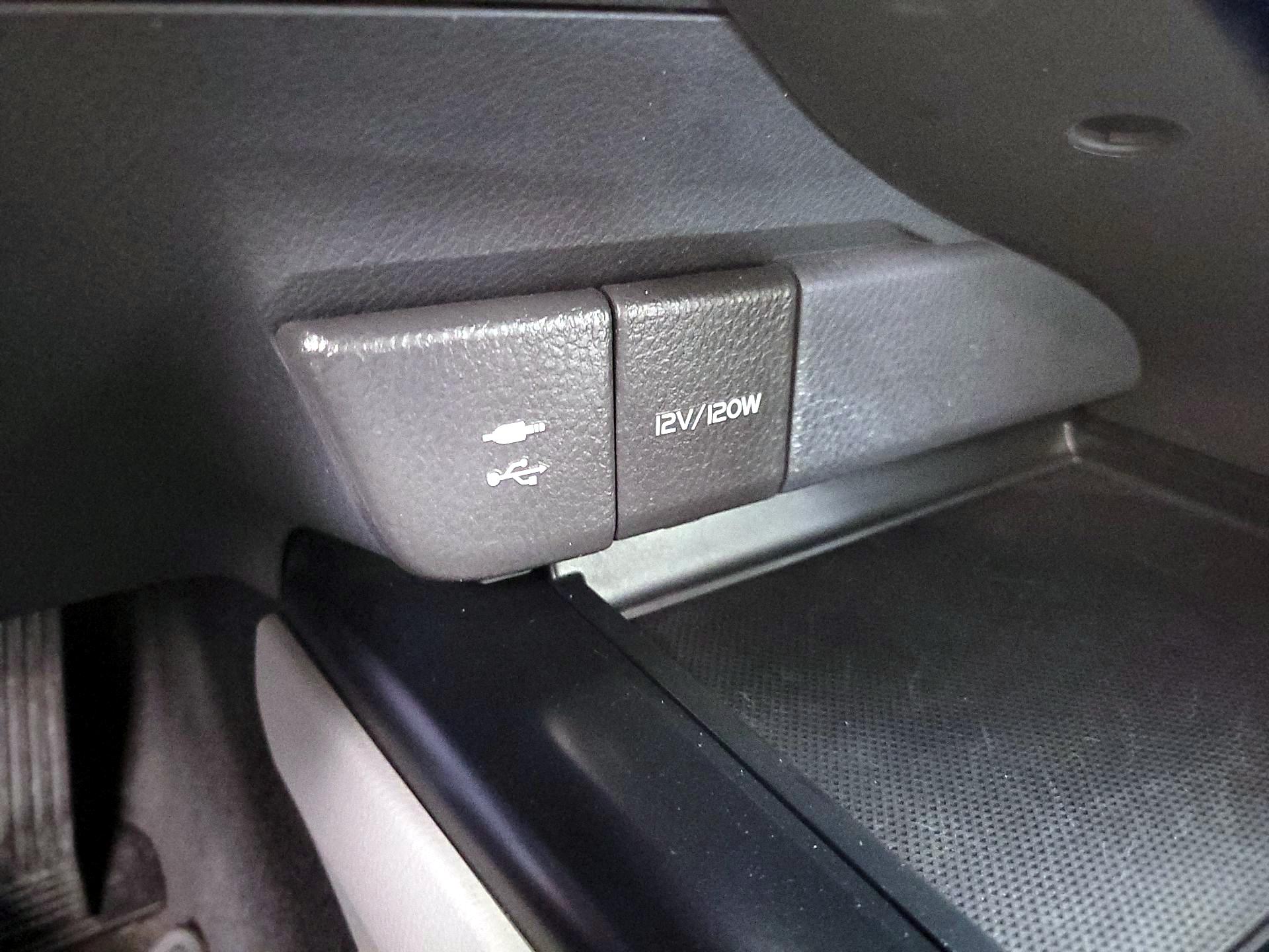 Thumbnail: 2019 Toyota Camry - 18