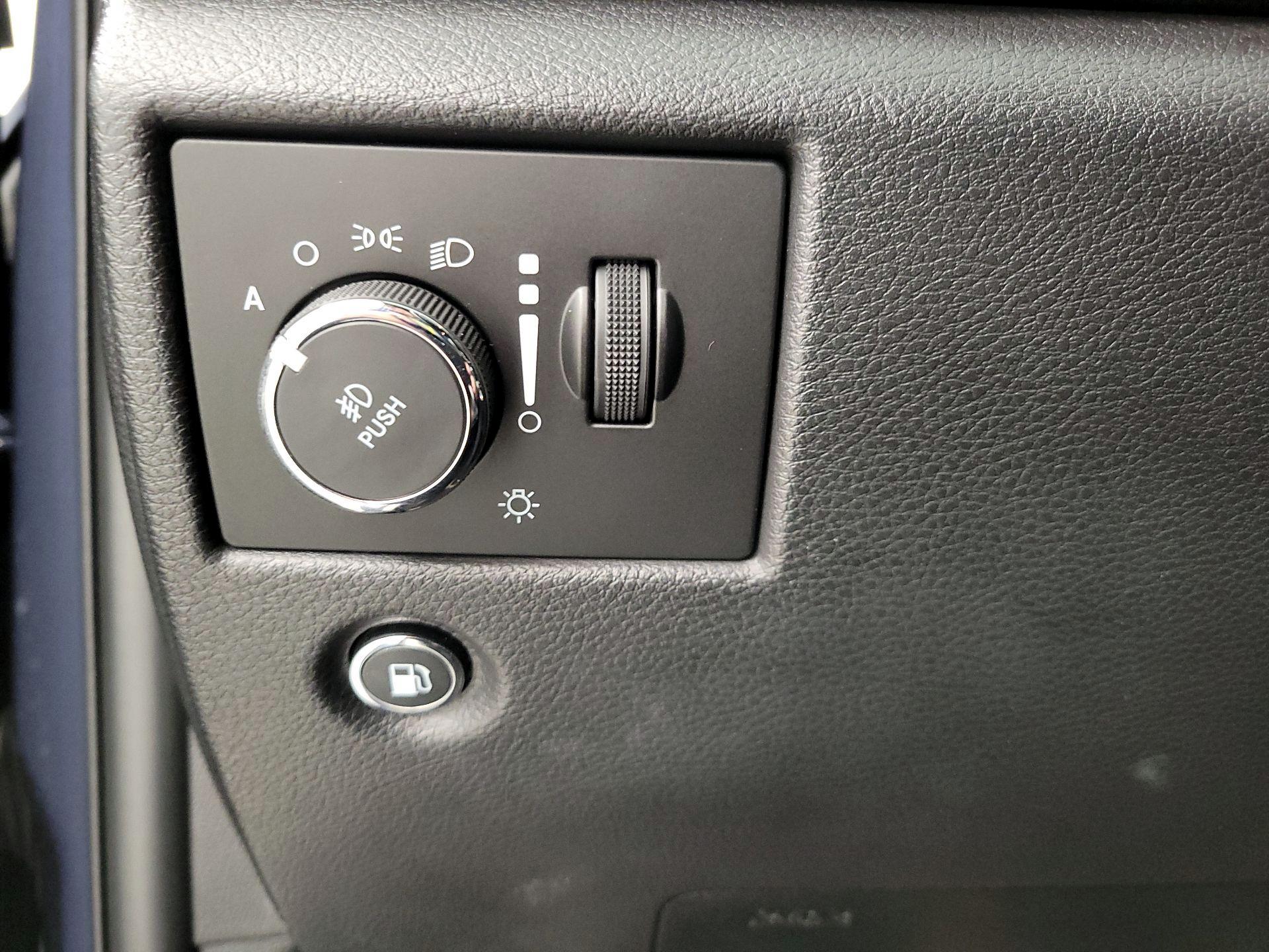 Thumbnail: 2020 Jeep Grand Cherokee - 13