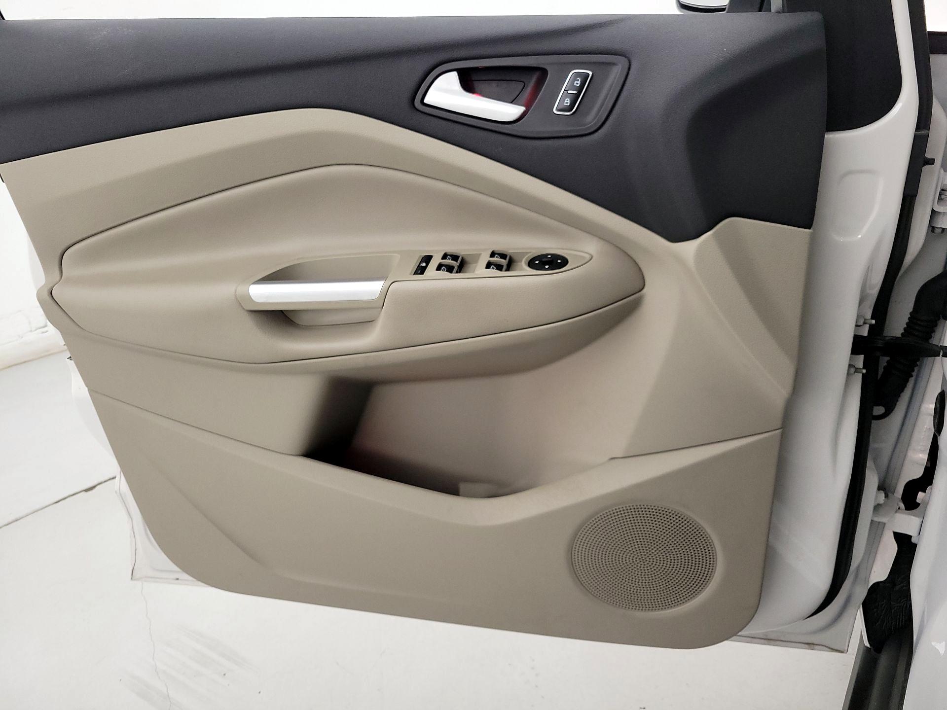 Thumbnail: 2016 Ford C-Max - 12