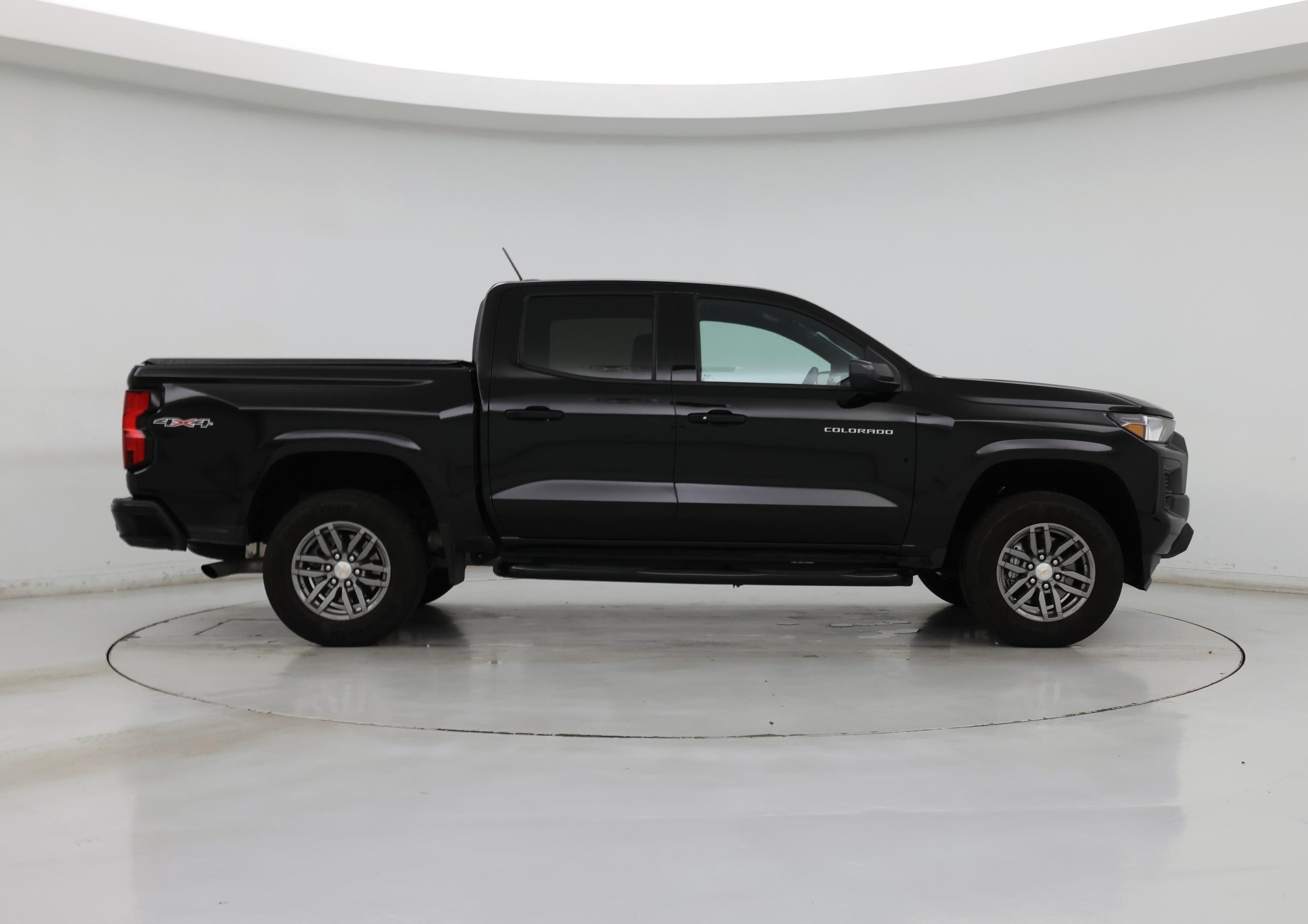Thumbnail: 2023 Chevrolet Colorado - 7