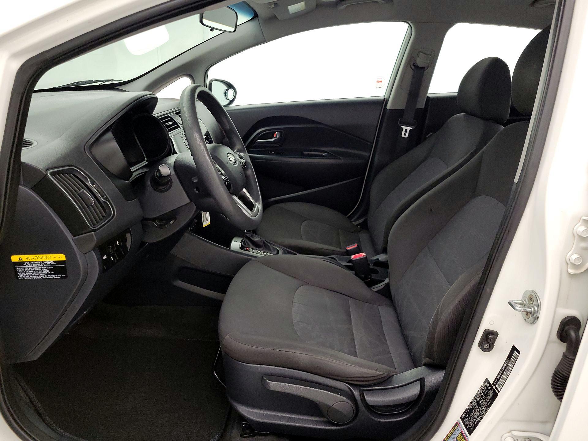 Thumbnail: 2016 Kia Rio - 11