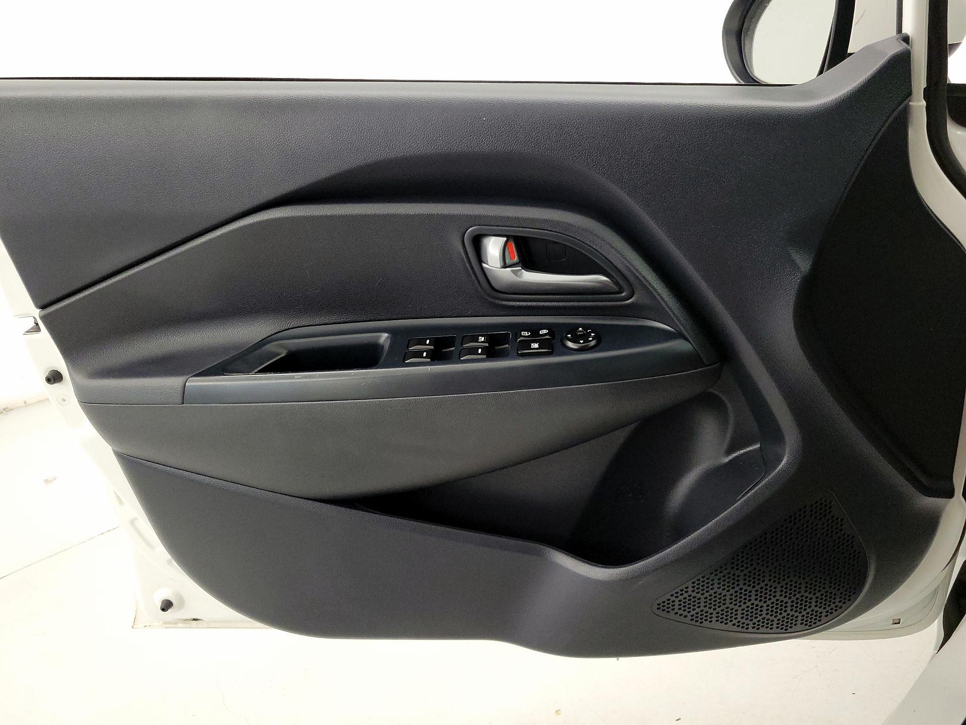 Thumbnail: 2016 Kia Rio - 12