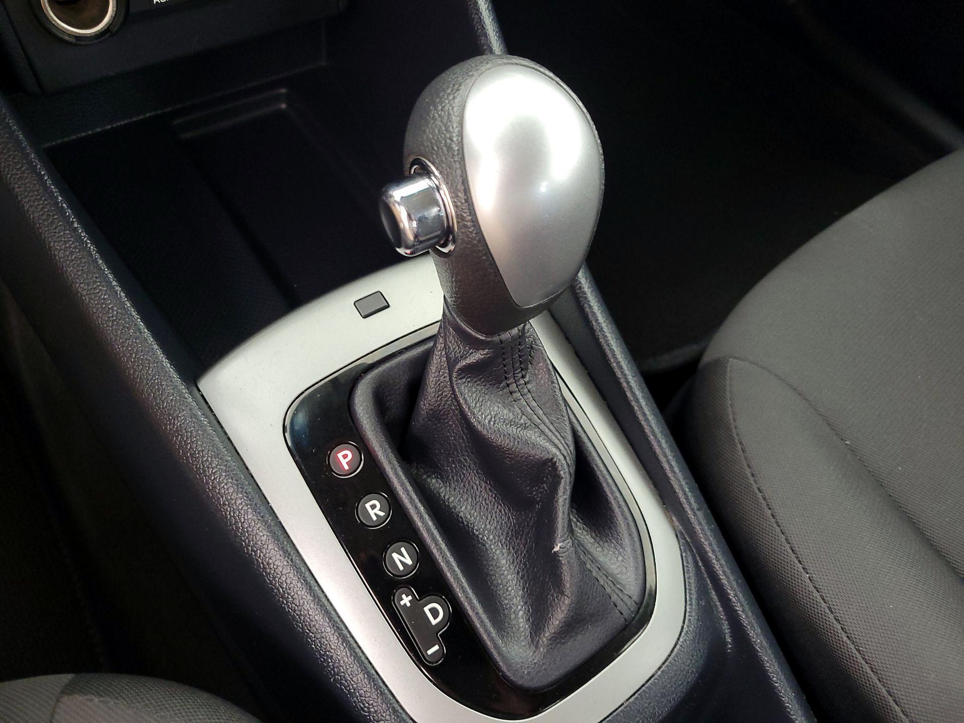 Thumbnail: 2016 Kia Rio - 16
